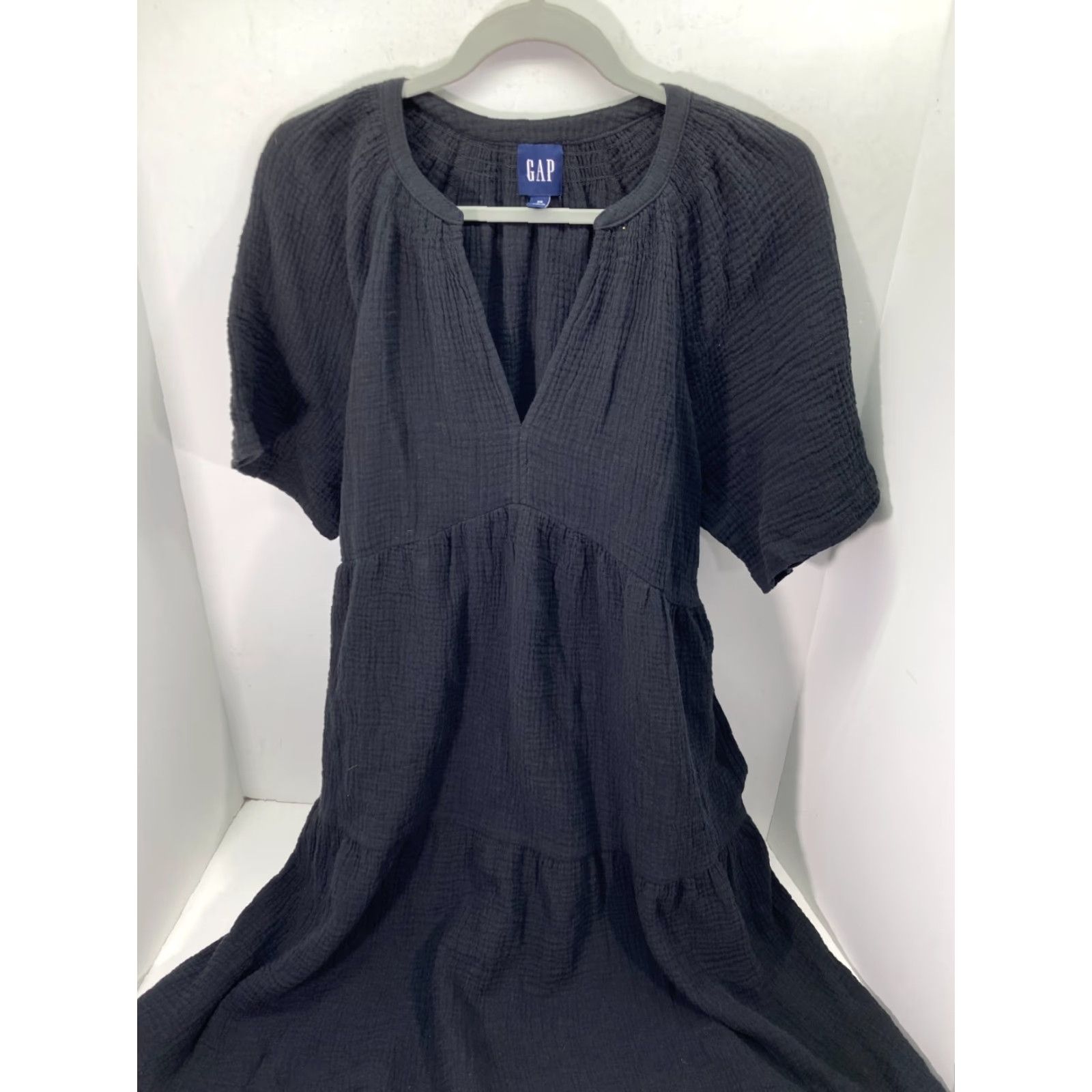 Gap VINTAGE Gap Gauze Tier Dress Womens Size XS Black Short Sleeve Split V-Neck Pockets NWT Size 26" / US 2 / IT 38 - 2 Thumbnail