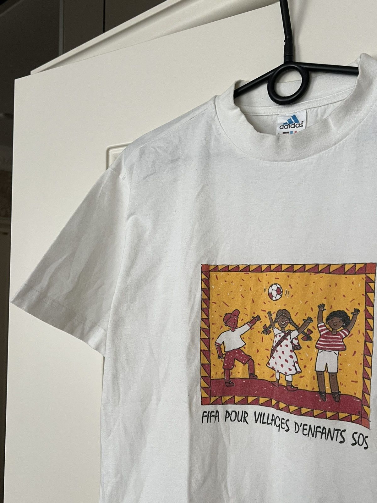 Adidas Vintage Adidas Tee T-Shirt FIFA POUR VILLAGES D'ENFANTS SOS Size US XS / EU 42 / 0 - 3 Thumbnail