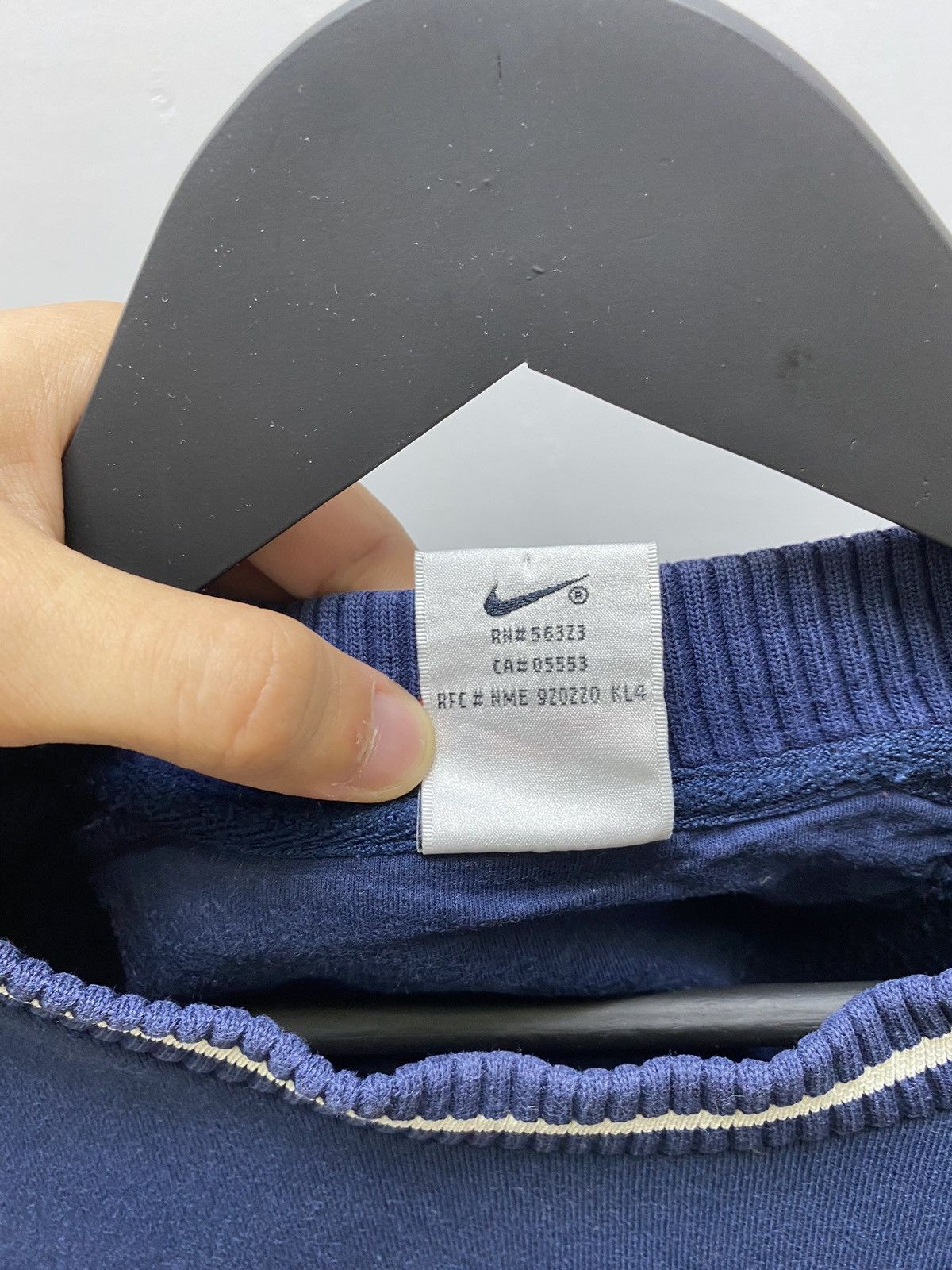 Vintage Y2K Nike 90s Big Center Logo Swoosh Sweatshirt Size US L / EU 52-54 / 3 - 15 Thumbnail