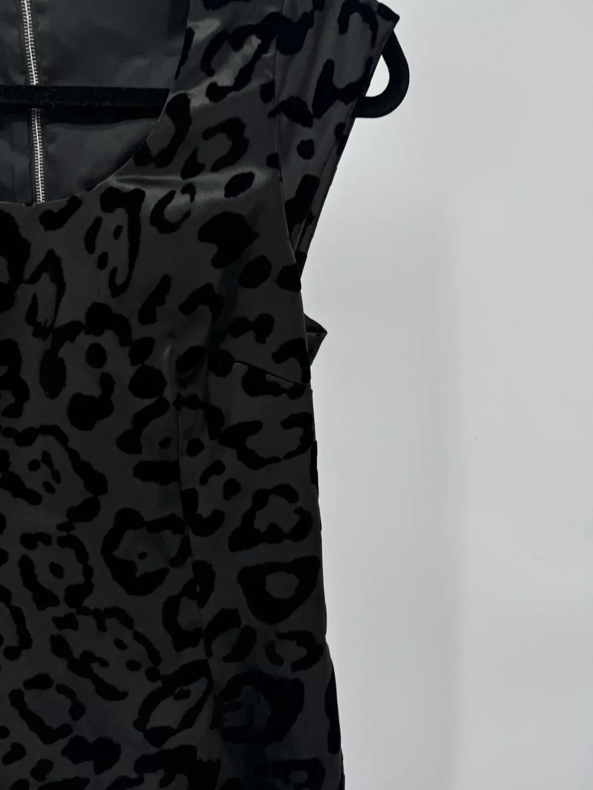 Dolce & Gabbana Dolce & Gabbana Animal Print Midi Length Dress Size: M US8 Size M / US 6-8 / IT 42-44 - 7 Thumbnail