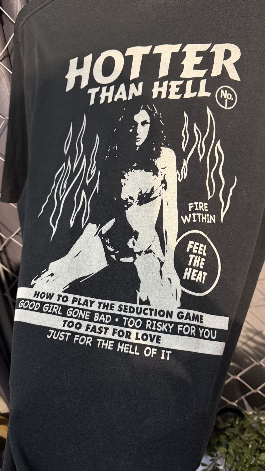 Hysteric Glamour HYSTERIC GLAMOUR “HOTTER THAN HELL” SEXY GRAPHIC XL TSHIRT Size US XL / EU 56 / 4 - 6 Thumbnail