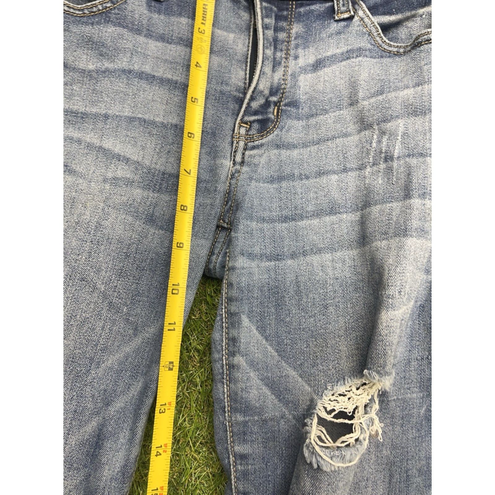 Vintage Judy Blue Jeans Womens 5/27 Boyfriend Fit Distressed Light Wash Denim Casual 90s Style Loose Fit May Include Logo Patch Womens 5/27 Size 28x28 Blue Size 27" / US 4 / IT 40 - 3 Thumbnail