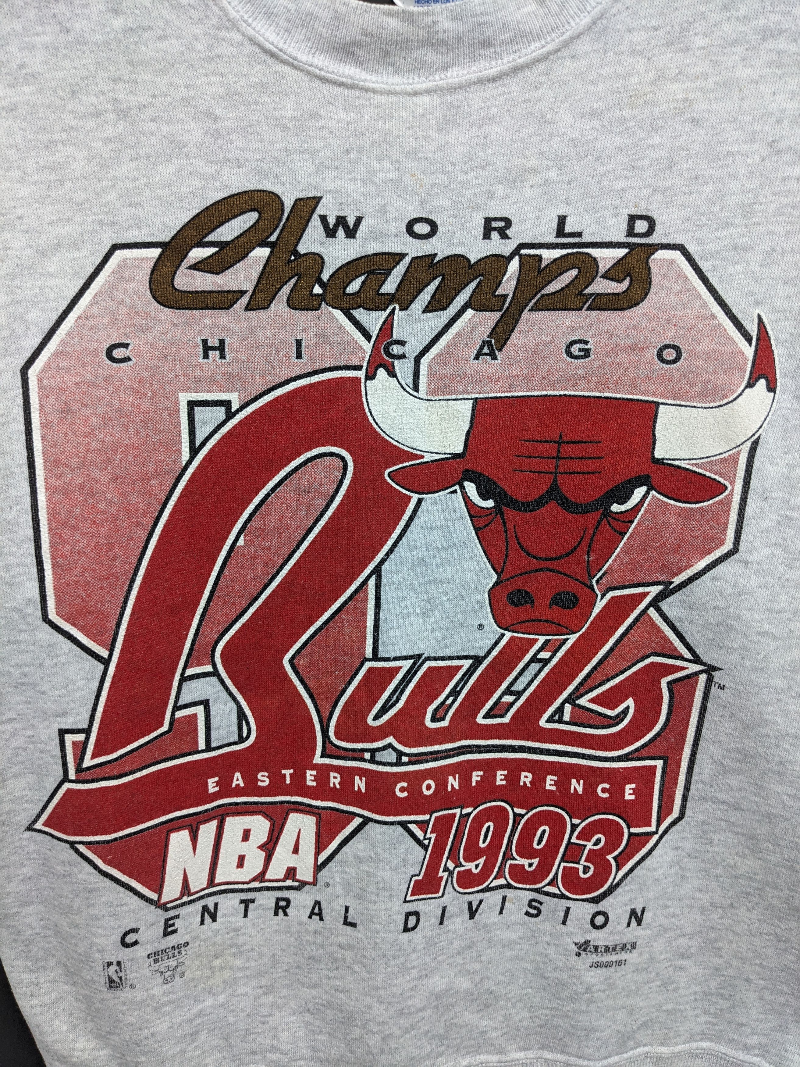 NBA RARE VINTAGE 1993 WORLD CHAMPS CHICAGO BULLS NBA Size US M / EU 48-50 / 2 - 3 Thumbnail