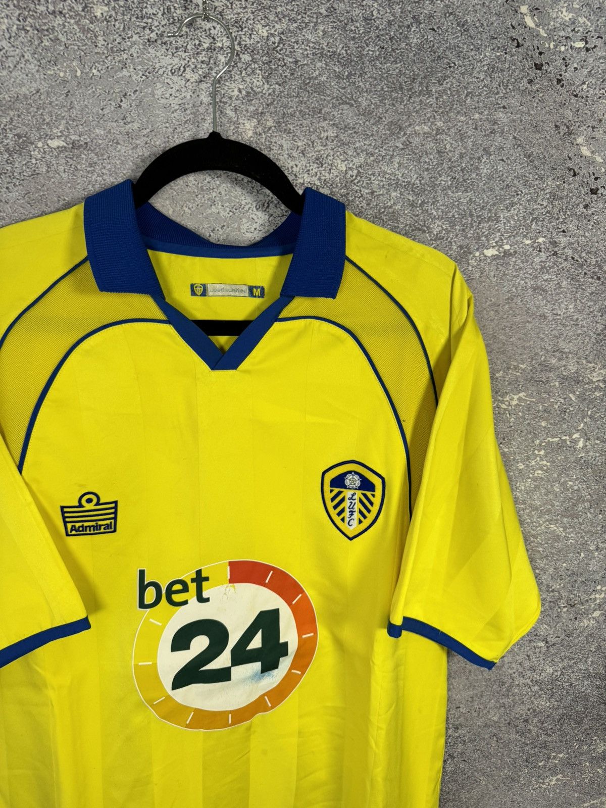 Vintage Vintage Leeds United 2006/07 Admiral Soccer Jersey M size Size US M / EU 48-50 / 2 - 3 Thumbnail