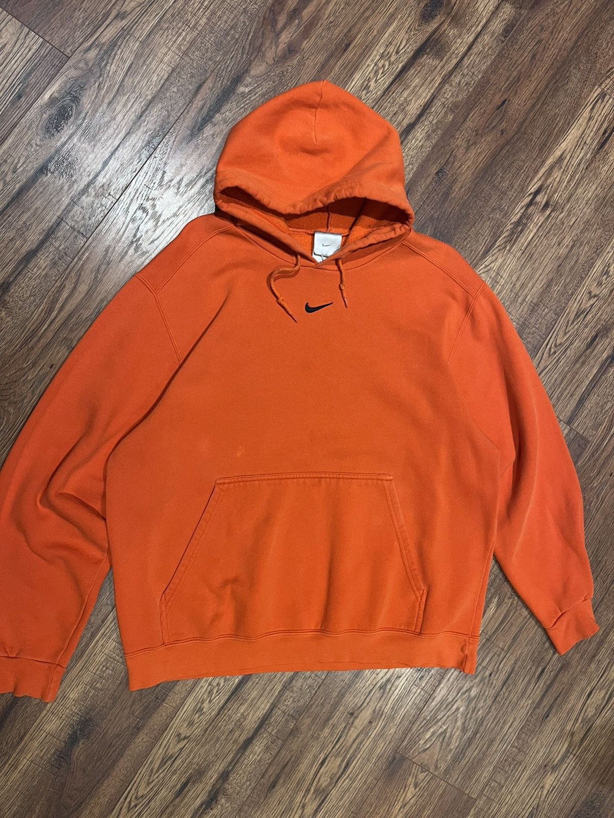 Nike Vintage Nike Centre Swoosh Orange Pullover Boxy Hoodie y2k Size US L / EU 52-54 / 3 - 8 Thumbnail