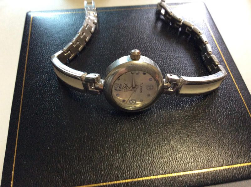 Designer Yes ladies silver white bracelet watch Size ONE SIZE - 4 Thumbnail