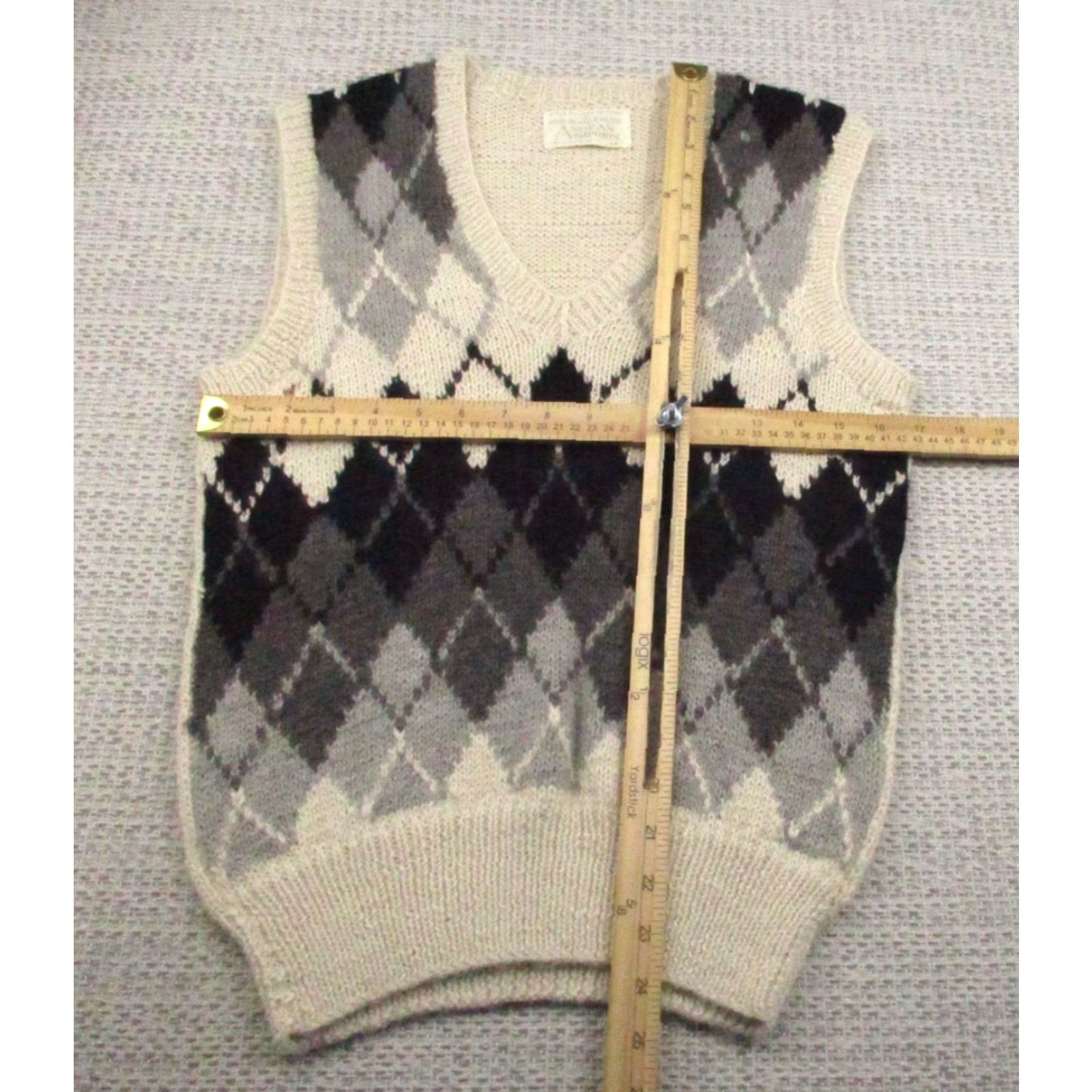 Vintage VINTAGE Andean Imports Sweater Vest Mens Medium Gray Argyle Alpaca Wool Hand Knit Size US M / EU 48-50 / 2 - 6 Thumbnail