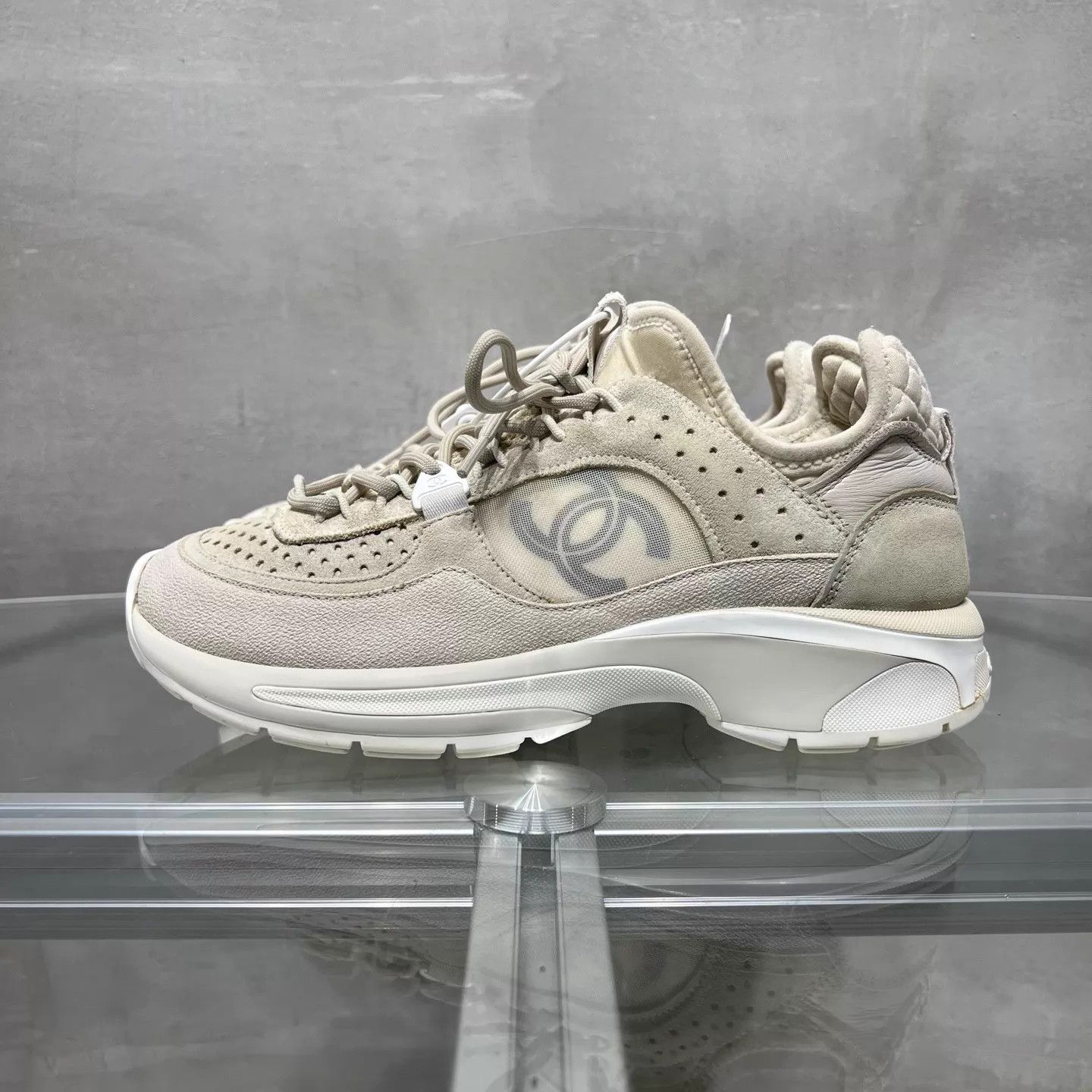 Chanel Chanel Gray-Brown Suede Colorblock Sneakers EU 38 Size US 7.5 / IT 37.5 - 3 Thumbnail