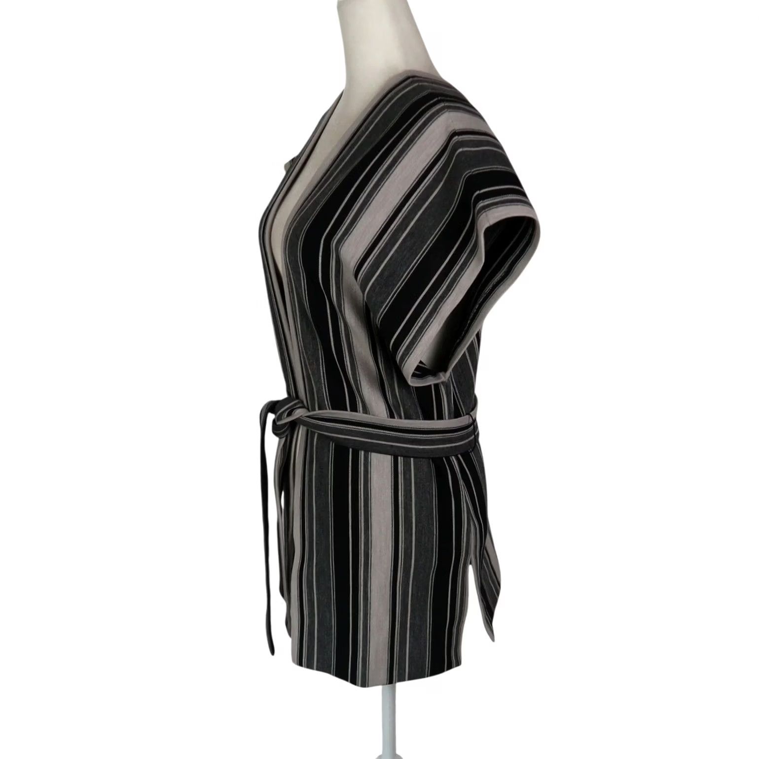 Vintage VINTAGE Act III Grey Striped Sleeveless Kimono Vest Belted Wrap Jacket Shirt Dress? Size M / US 6-8 / IT 42-44 - 3 Thumbnail