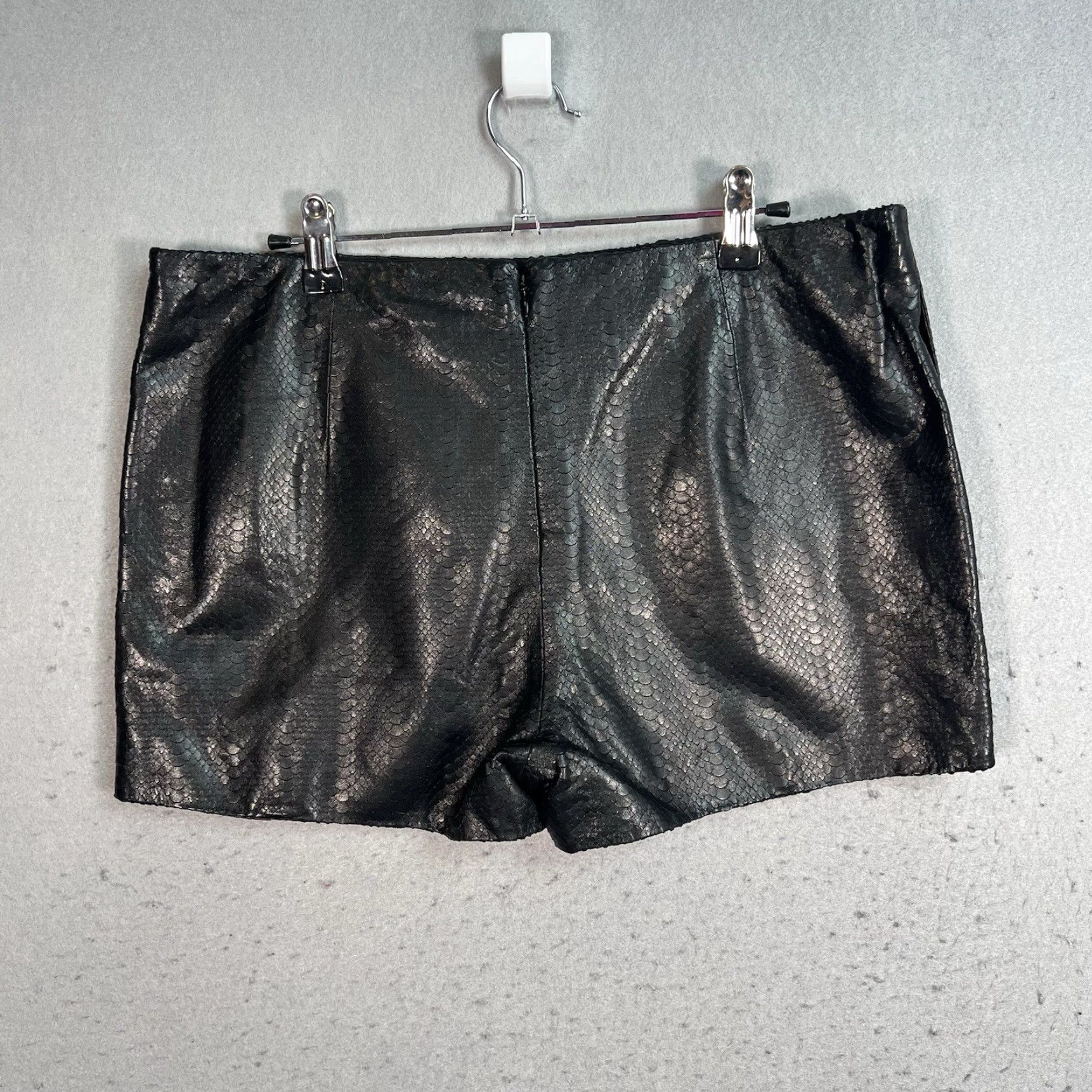 J Brand J Brand Leather Shorts Black Size 6 Women's Size 28" / US 6 / IT 42 - 7 Thumbnail