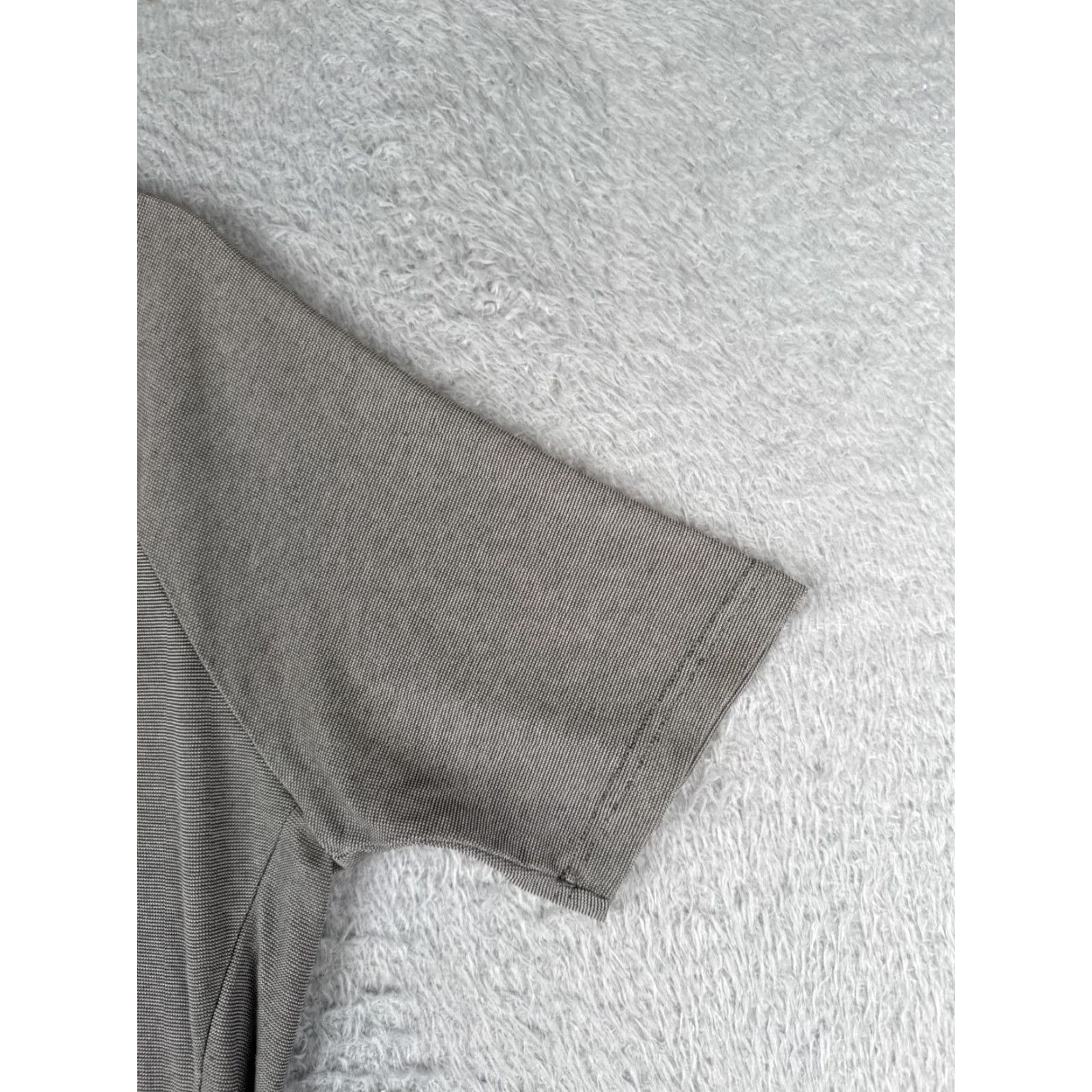 Patagonia Patagonia Shirt Men’s Medium Gray Capilene 2 Short Sleeve Crew Neck Polyester Jersey Embroidered Logo Vintage No Size US M / EU 48-50 / 2 - 2 Thumbnail