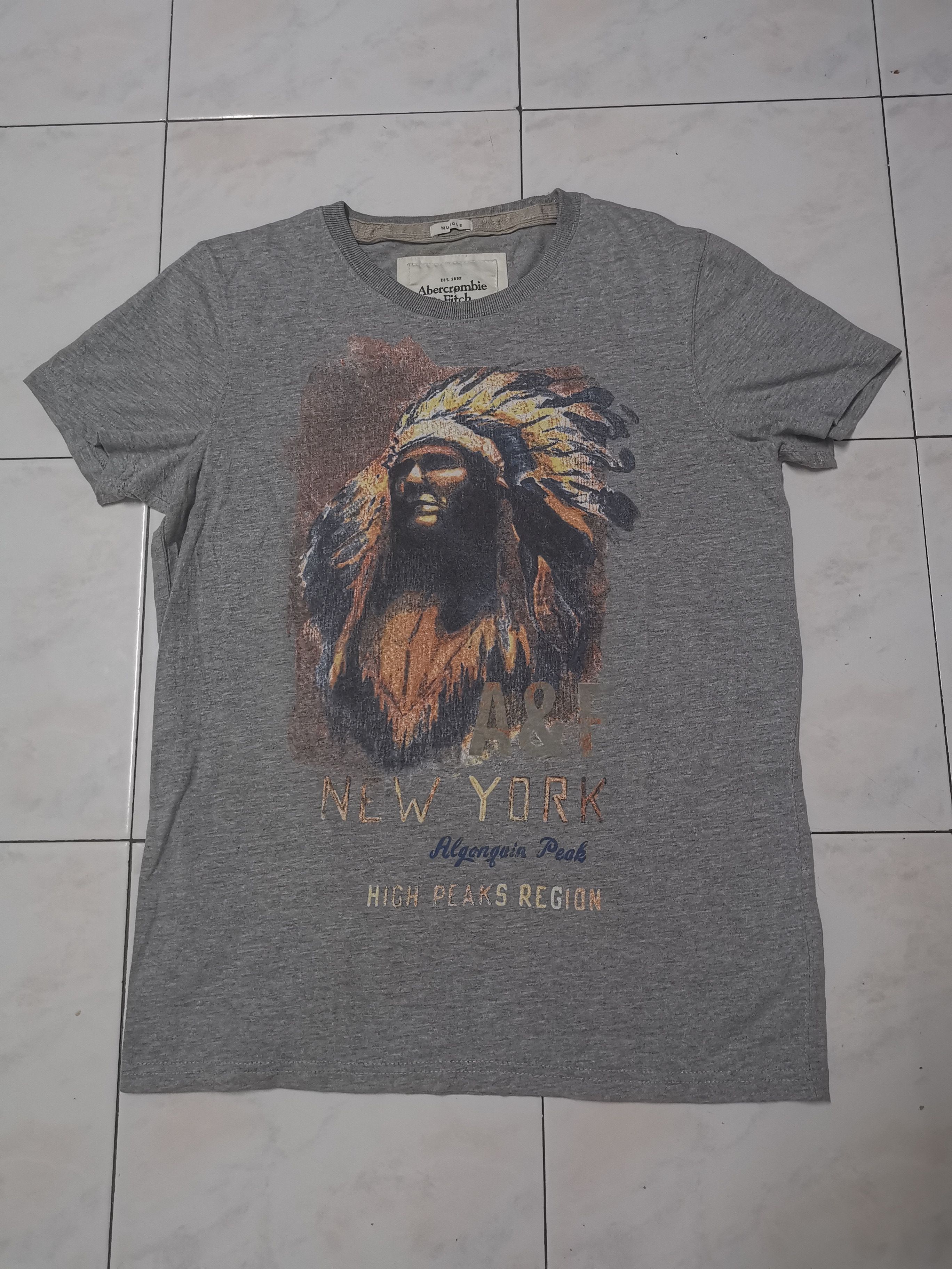 Abercrombie & Fitch Vintage Y2k abercrombie and fitch tshirt Size M / US 6-8 / IT 42-44 - 1 Thumbnail