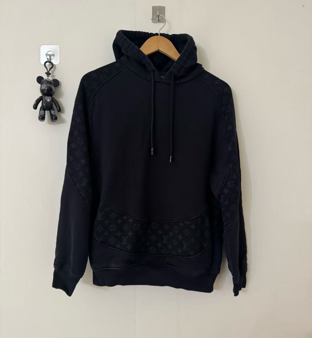 Louis Vuitton Louis Vuitton Black Hoodie m Men Size US M / EU 48-50 / 2 - 1 Thumbnail