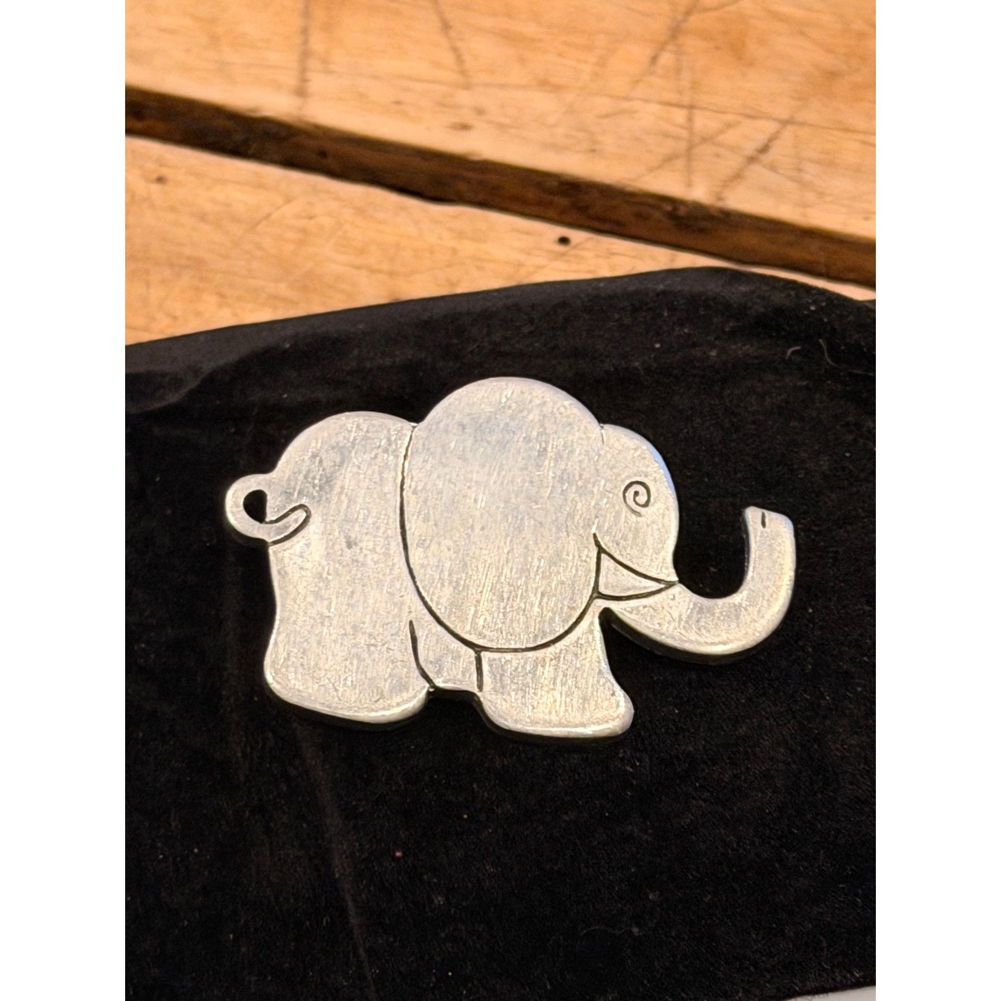 Other Elephant-Shaped Pewter Pin Brooch With Gift Box Size ONE SIZE - 3 Thumbnail