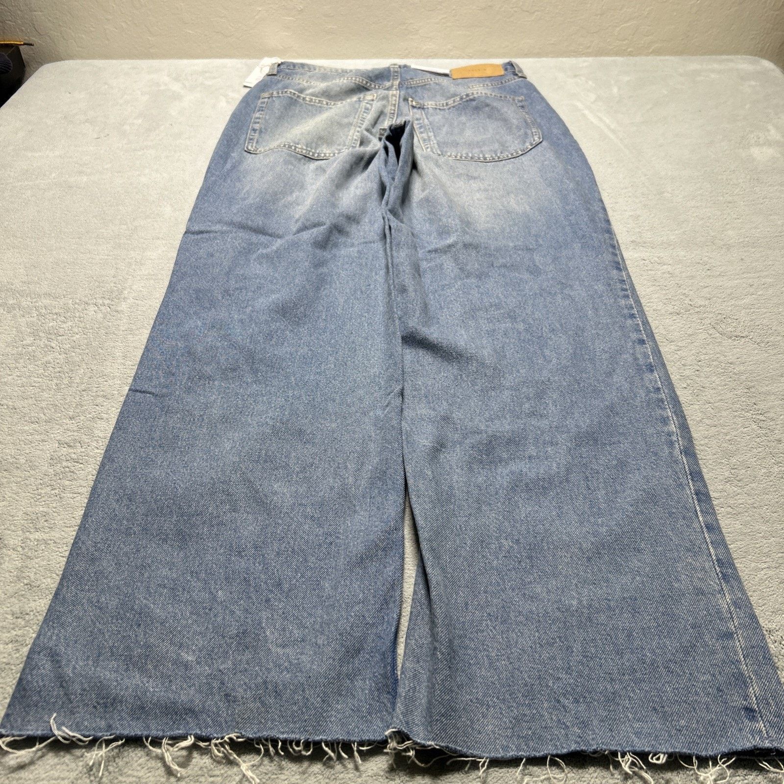 H&M Beyond Baggy Jeans Womens 8 - 30x31 Raw Hem Hamilton Loose Size 30" / US 8 / IT 44 - 8 Thumbnail