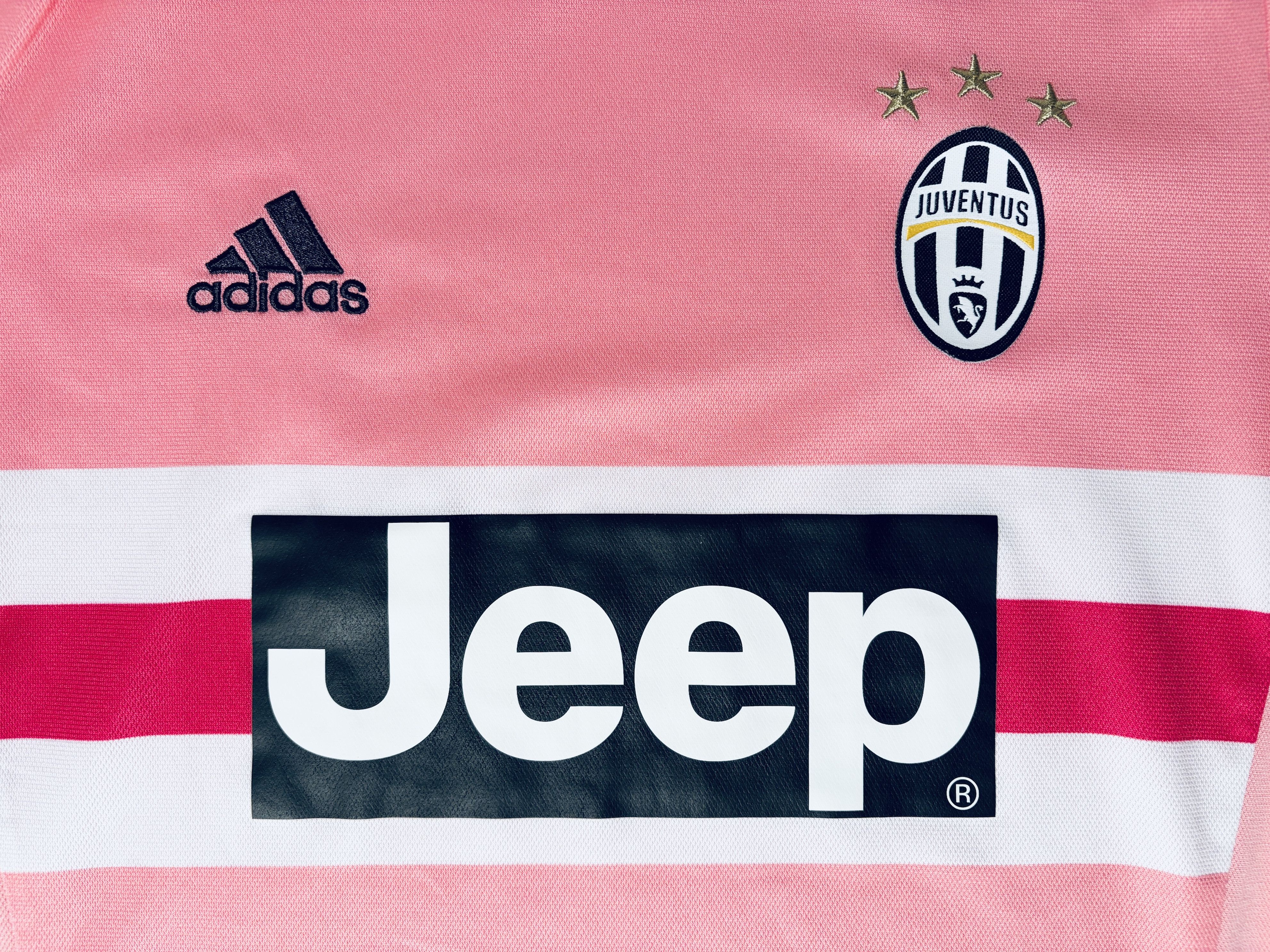 Adidas Juventus Away Jersey 2015- 2016 Size US M / EU 48-50 / 2 - 6 Thumbnail