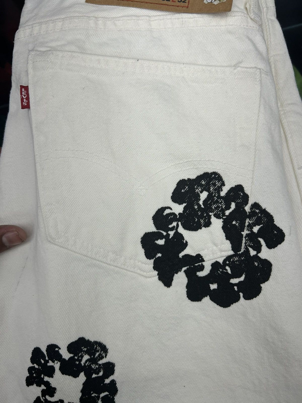 DENIM TEARS × Levi's Levi's x Denim Tears The Cotton Wreath Inverted Jean Size US 32 / EU 48 - 4 Thumbnail
