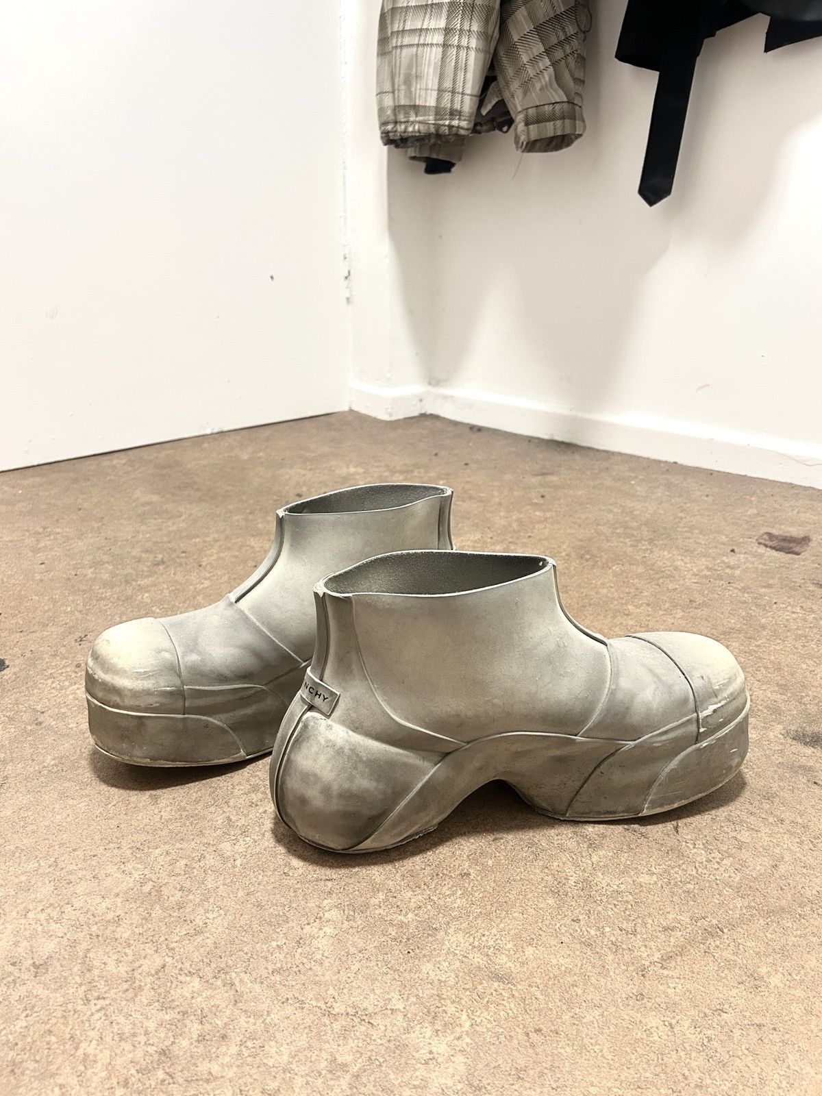 Givenchy Givenchy White Rain ‘Show’ Boot Size US 9 / EU 42 - 2 Thumbnail