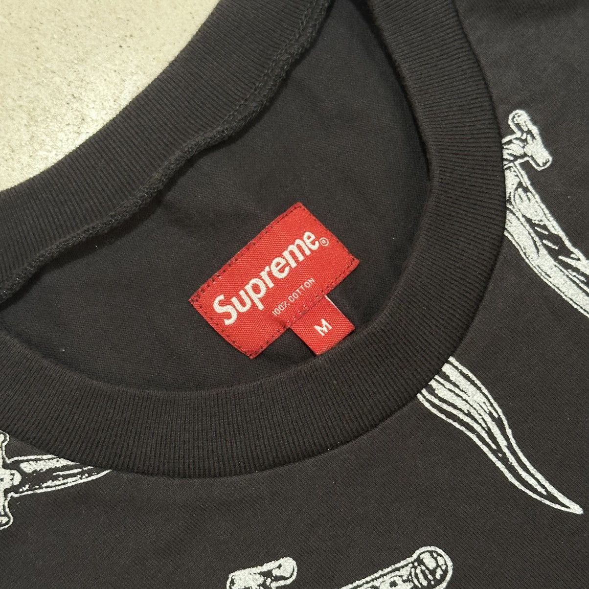 Supreme Supreme Daggers L/S Top Size US M / EU 48-50 / 2 - 3 Thumbnail
