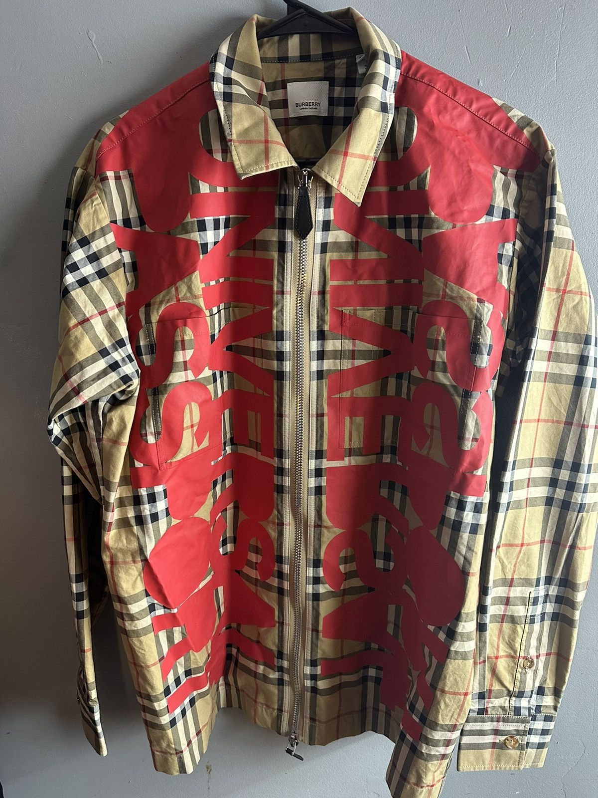 Burberry Checked Burberry Light Jacket Red Lettering Size Small Size US S / EU 44-46 / 1 - 1 Thumbnail