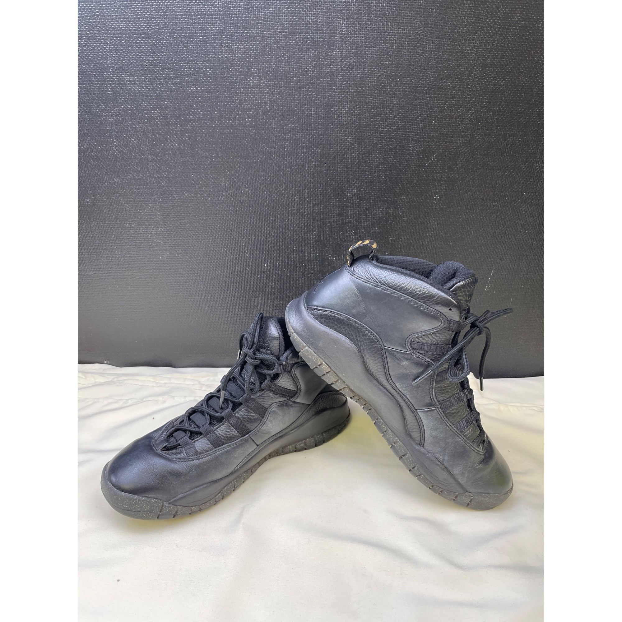 Nike Jordan 10 Retro Boys Big Kid Black Leather Sneakers Shoes Si Size US 6 / EU 39 - 2 Thumbnail