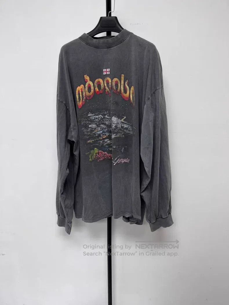 Balenciaga Balenciaga Letter Printed Pattern Round Neck Long Sleeve T Size US XL / EU 56 / 4 - 1 Thumbnail