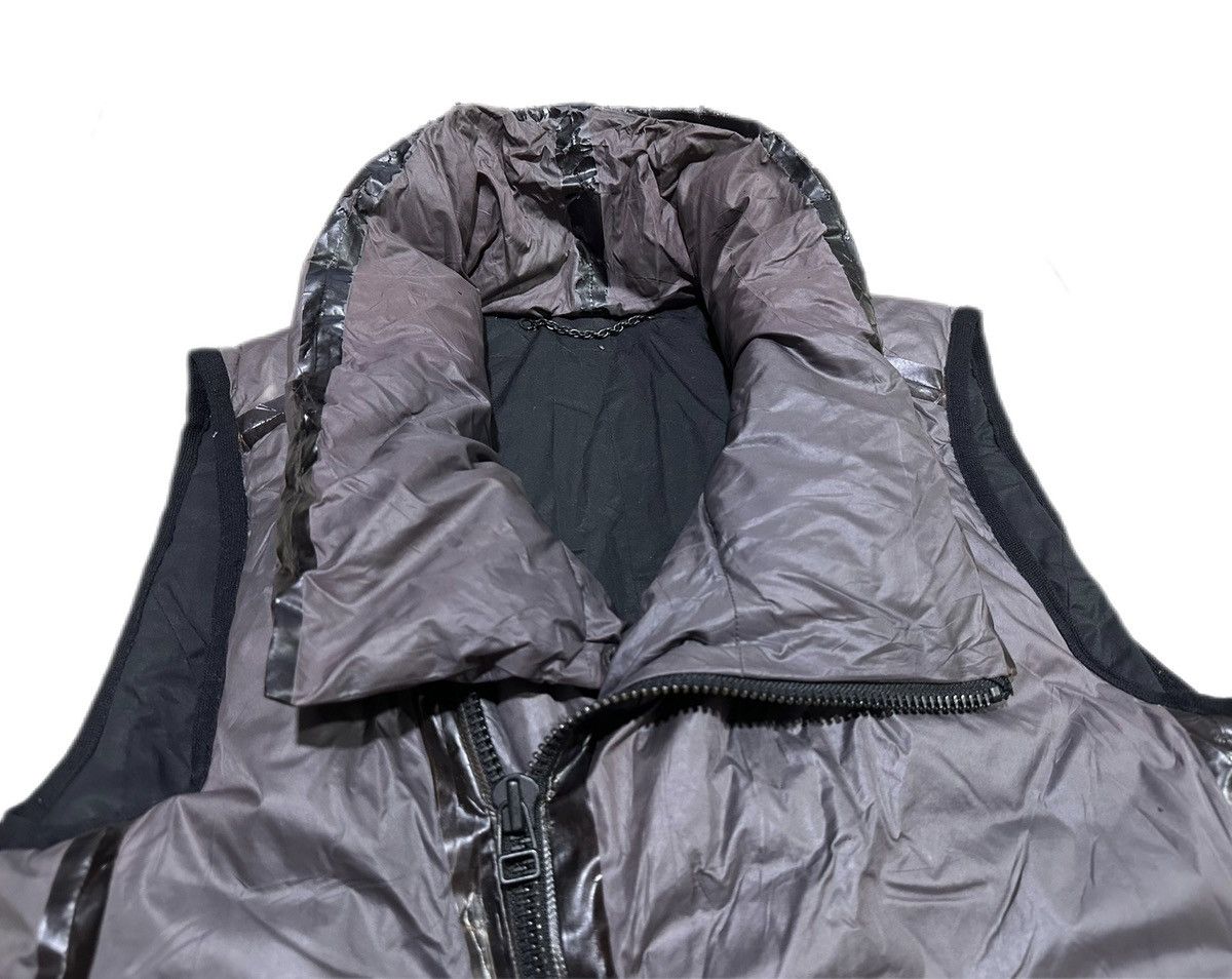 The Viridi-anne 🔥Sample Aw10 The Viridi-Anne Asymmetric Down Vest Tape Seam Size US M / EU 48-50 / 2 - 7 Thumbnail