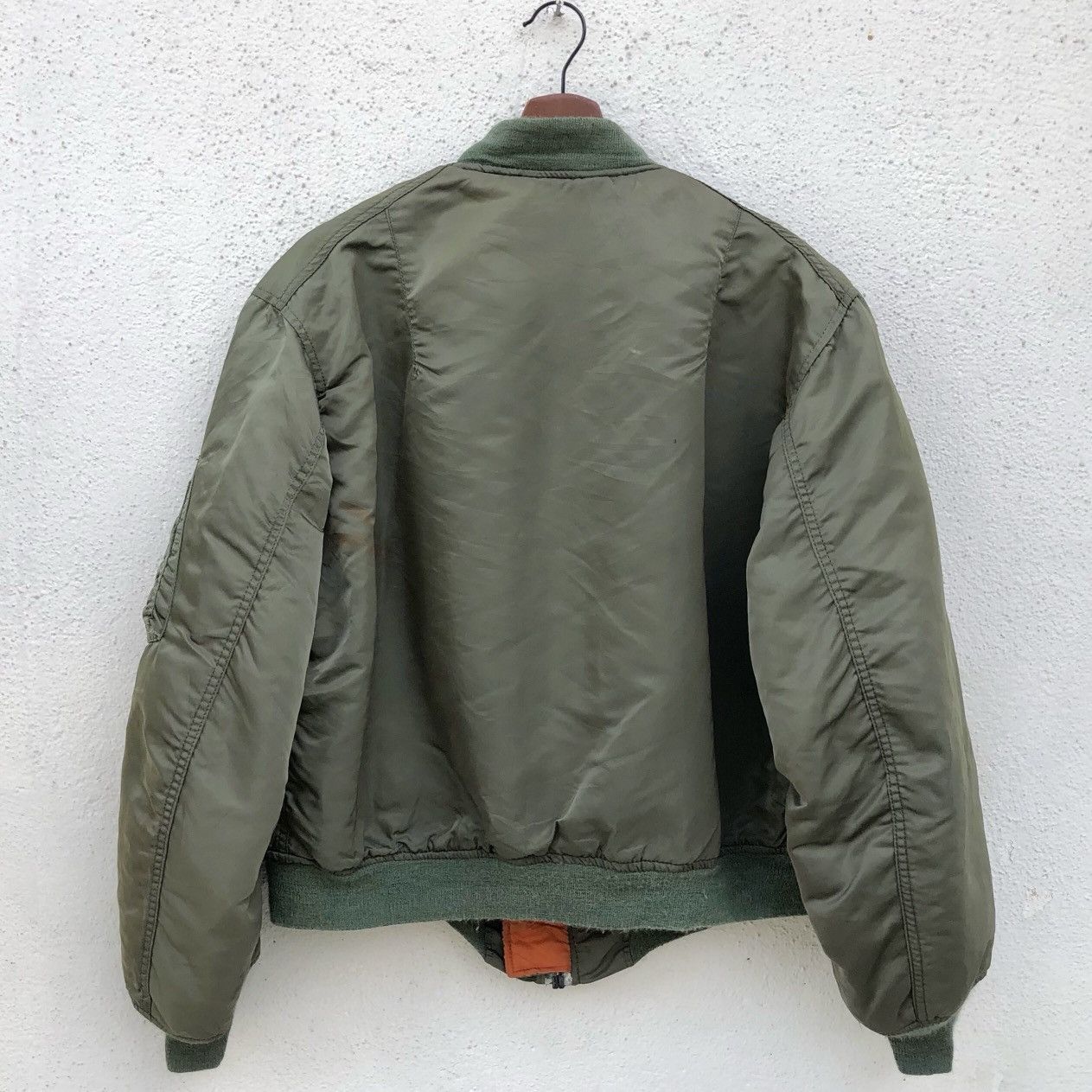 Alpha Industries Vintage Flyers Man Intermediate Ma-1 Bomber Jacket Size US XL / EU 56 / 4 - 2 Thumbnail