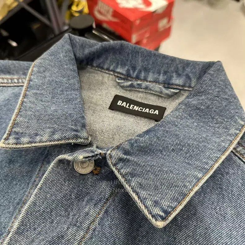 Balenciaga Balenciaga Classic Washed Denim Jacket Size US S / EU 44-46 / 1 - 3 Thumbnail