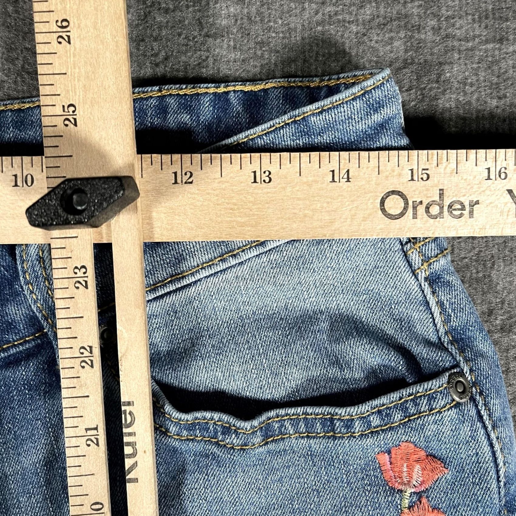 Denime Dittos Jeans Womens 8 Blue Straight Mid Rise Embroidered Floral Denim Y2K Size 30" / US 8 / IT 44 - 7 Thumbnail
