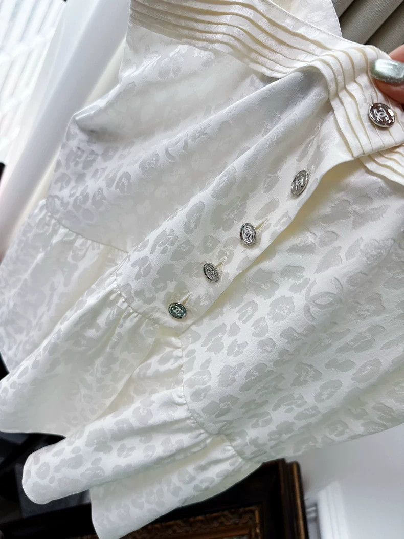 Chanel Chanel 23A white dark pattern camellia mulberry silk suspe Size S / US 4 / IT 40 - 3 Thumbnail