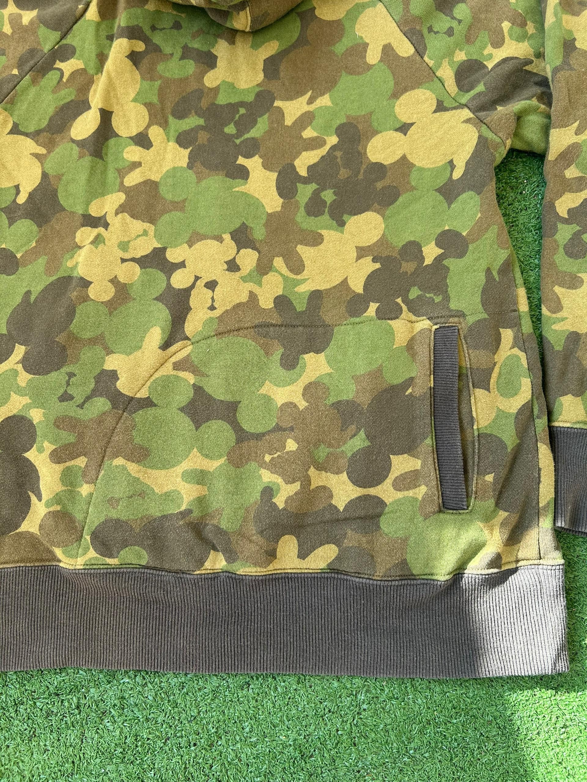 Mickey Mouse Vtg Mickey Mouse Pilot Hero Zipper Camo Hoodies Size US L / EU 52-54 / 3 - 14 Thumbnail