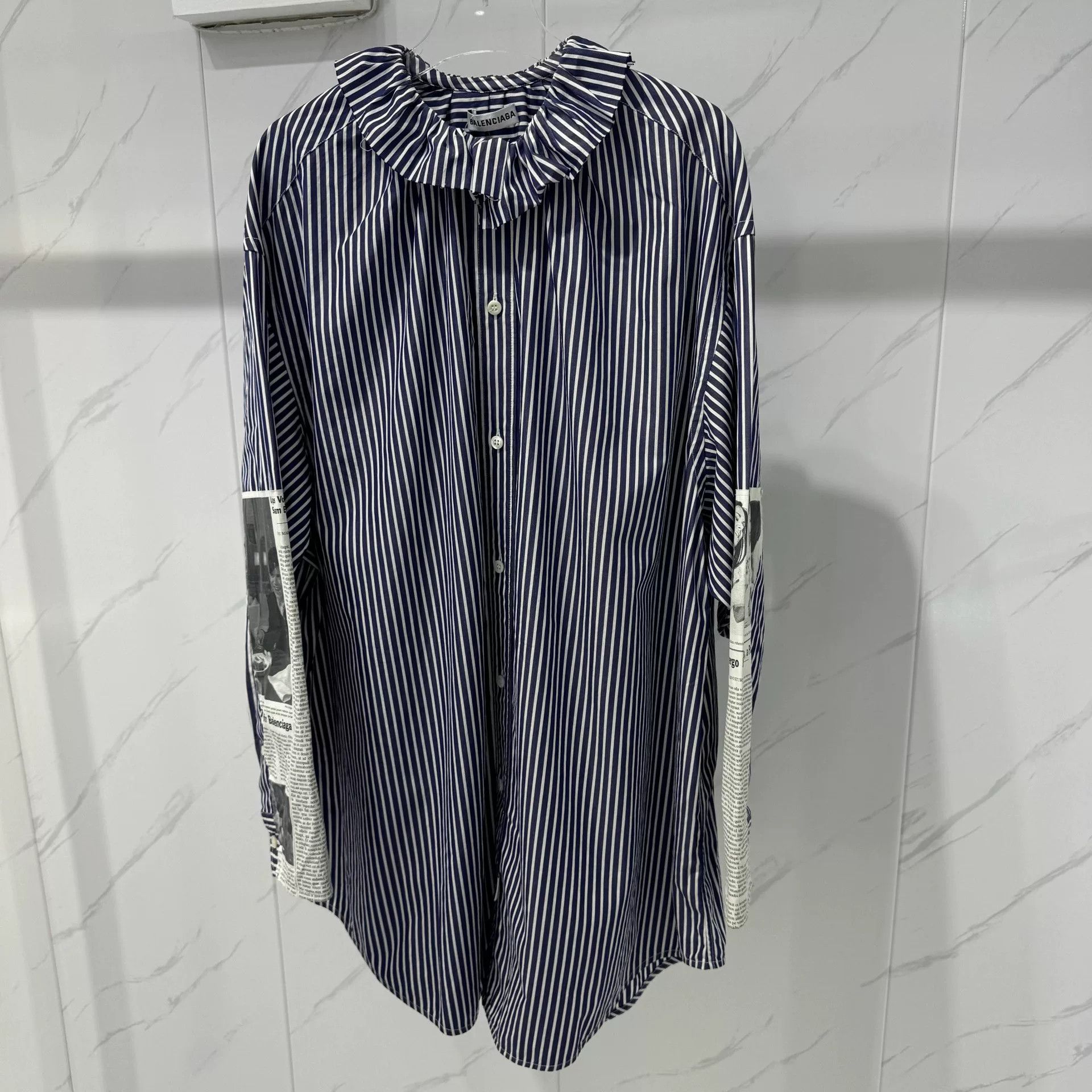 Balenciaga Balenciaga Striped Newspaper Shirt Size XS / US 0-2 / IT 36-38 - 1 Thumbnail