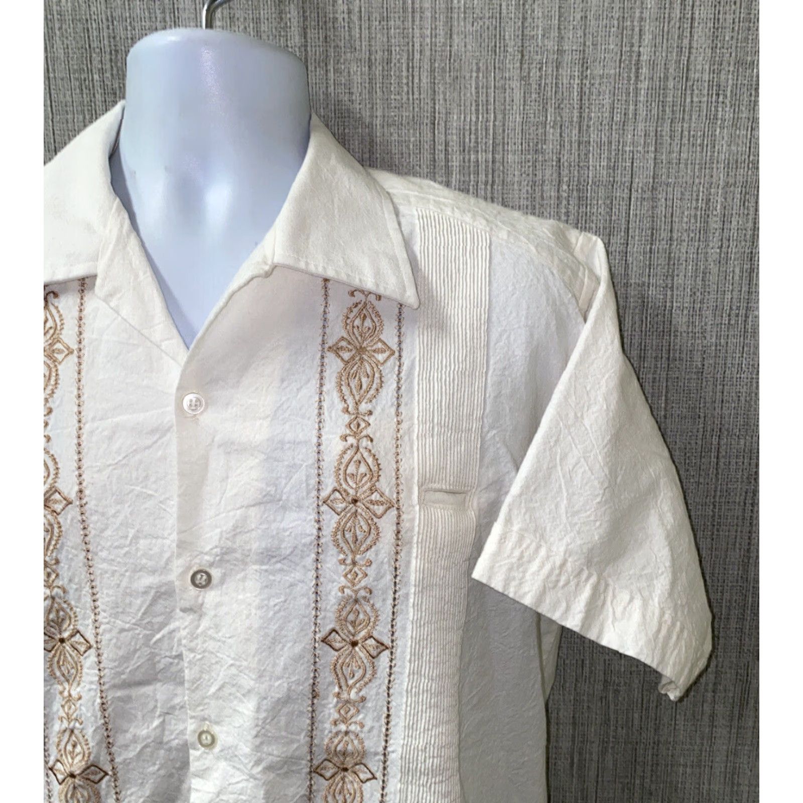 Vintage Villanueva Mens White Embroidered Short Sleeve Button-Up Shirt Size 38 Size US M / EU 48-50 / 2 - 2 Thumbnail