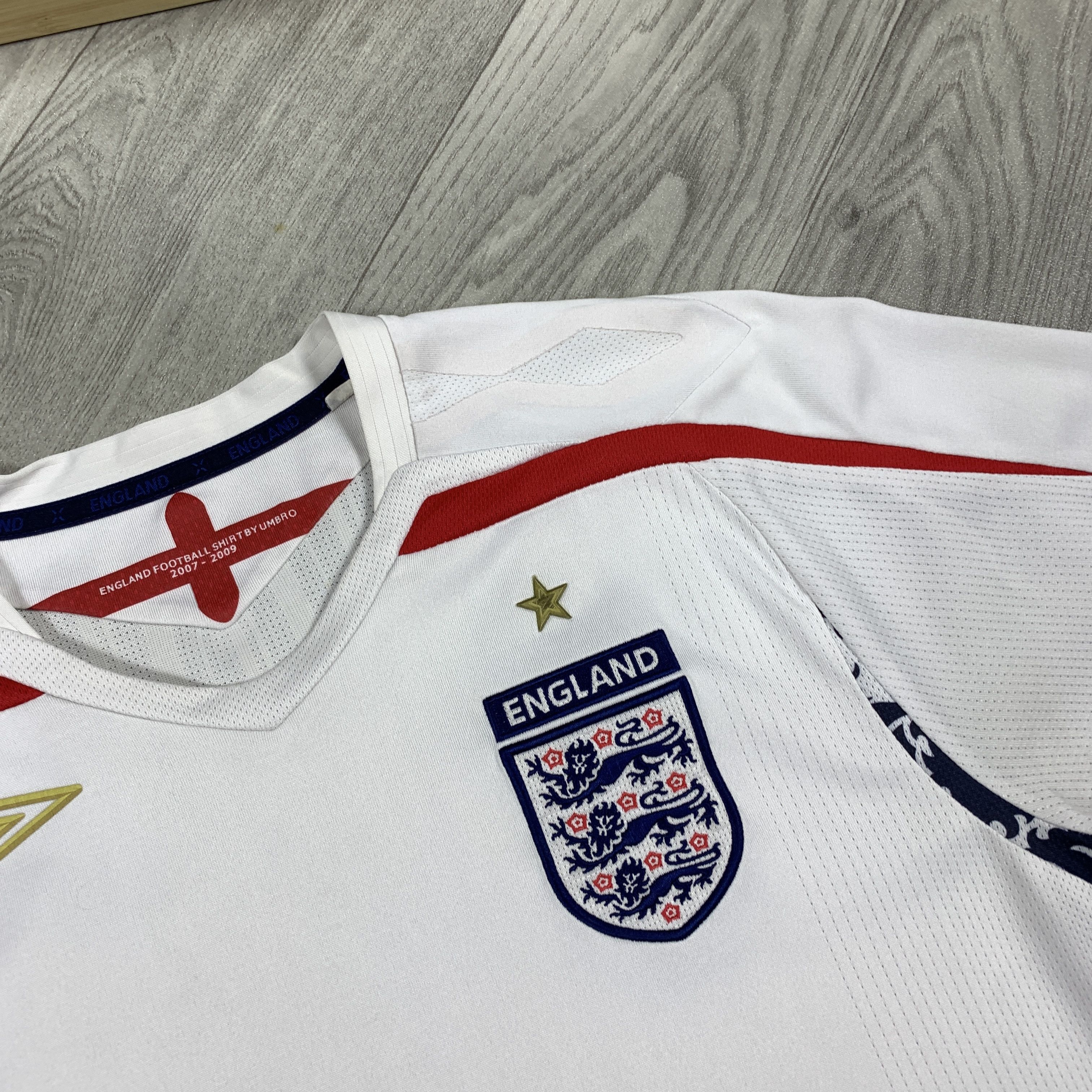 Umbro Vintage Umbro England Football Jersey 2007-2009 Tee Shirt Size US L / EU 52-54 / 3 - 6 Thumbnail