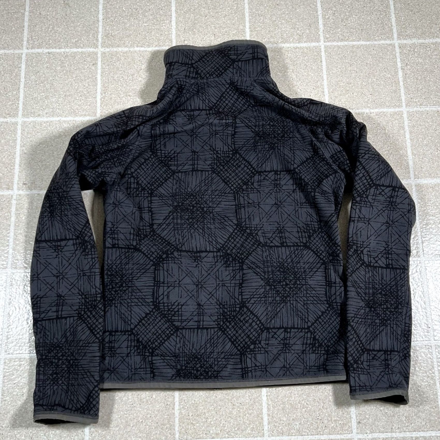Nike ACG VINTAGE Womens Nike ACG Jacket Black/Gray Geometric Print Reversible M Womens Size M / US 6-8 / IT 42-44 - 2 Thumbnail