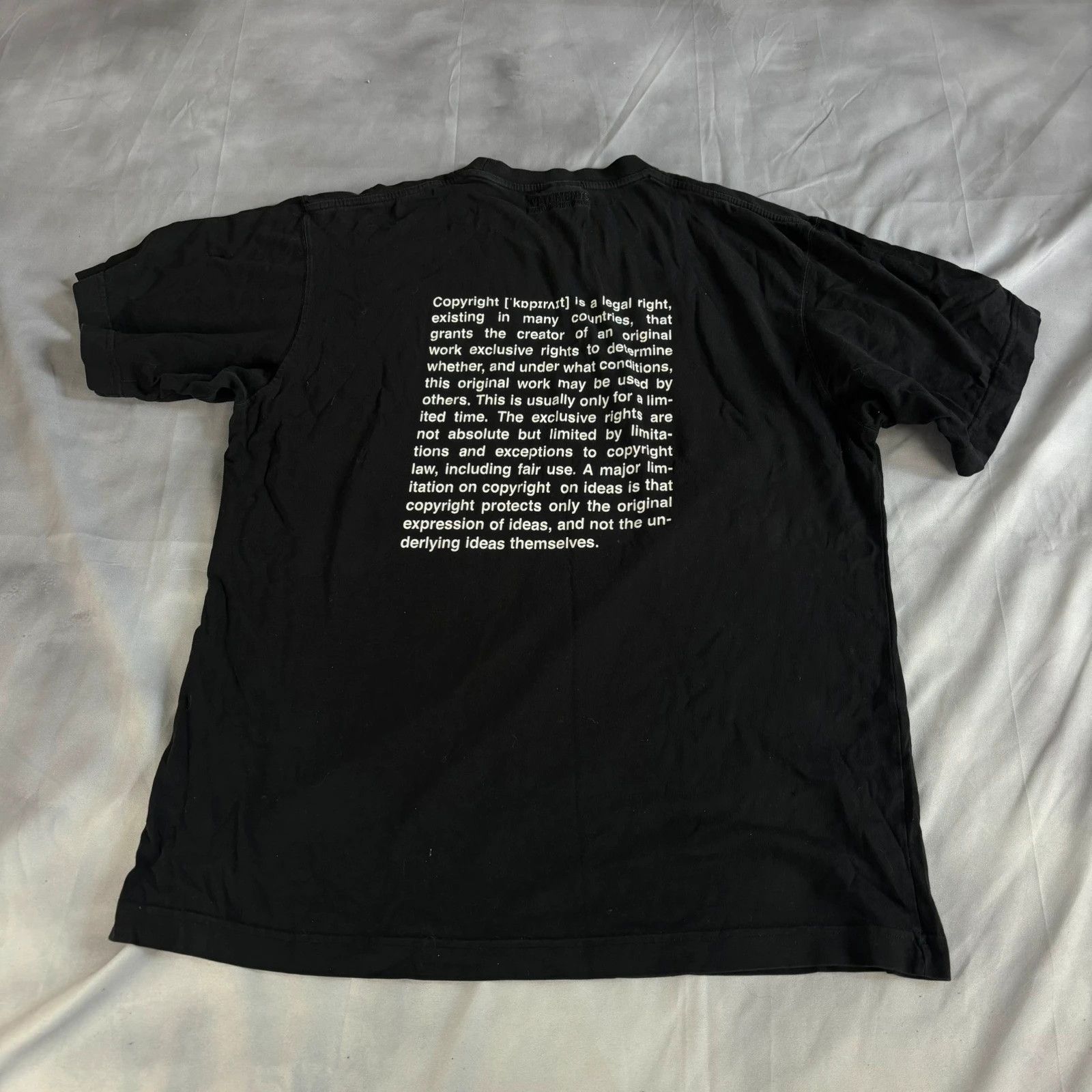 Vetements Vetements copyright t shirt Size US L / EU 52-54 / 3 - 4 Thumbnail