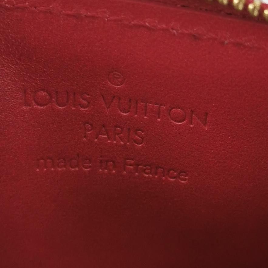 Louis Vuitton Louis Vuitton (LV) Patent leather Monogram embossed solid c Size ONE SIZE - 2 Thumbnail