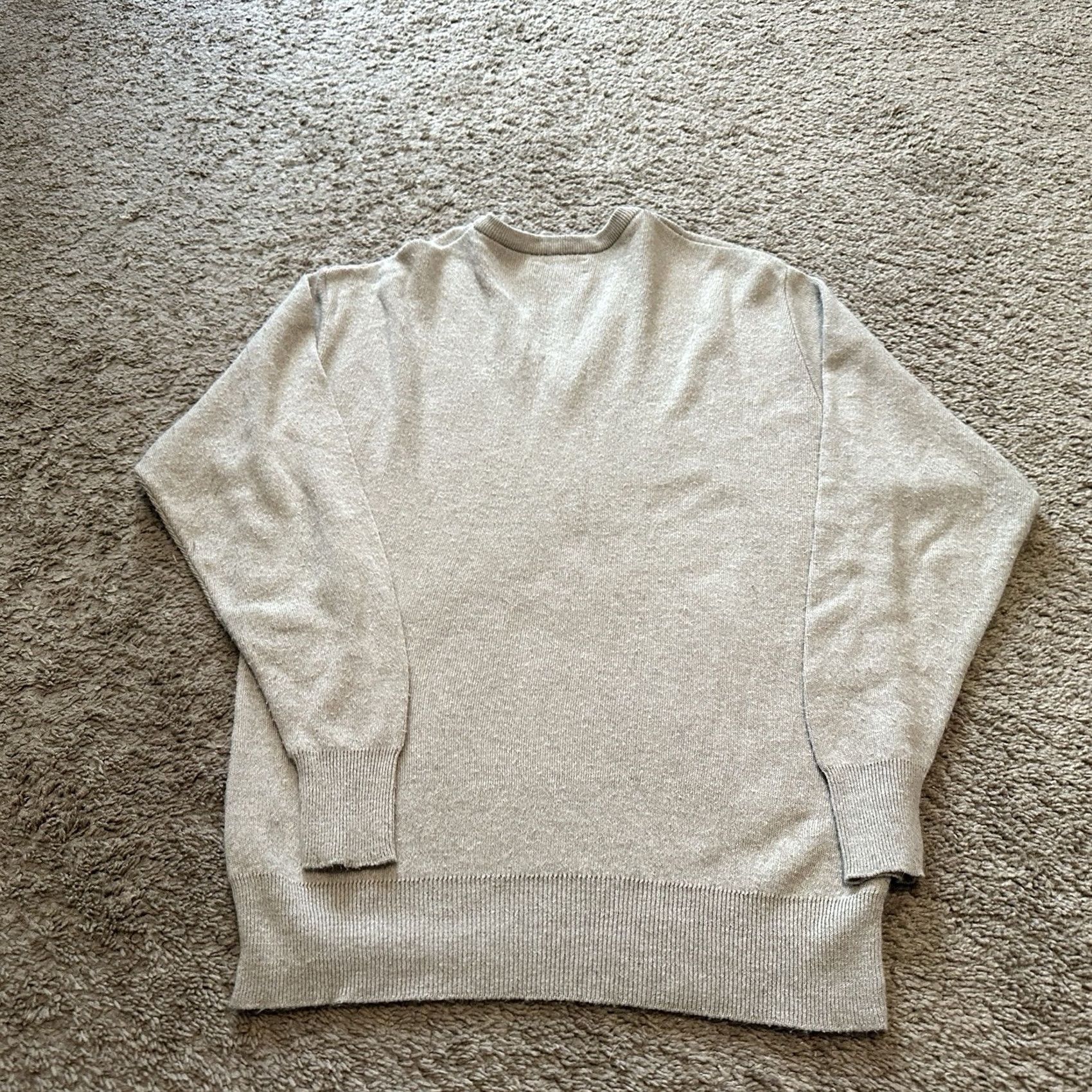 Izod VINTAGE Izod Golf Sweater Mens Medium Beige V Neck Acrylic 80s 90s Preppy Pullover Size US M / EU 48-50 / 2 - 4 Thumbnail