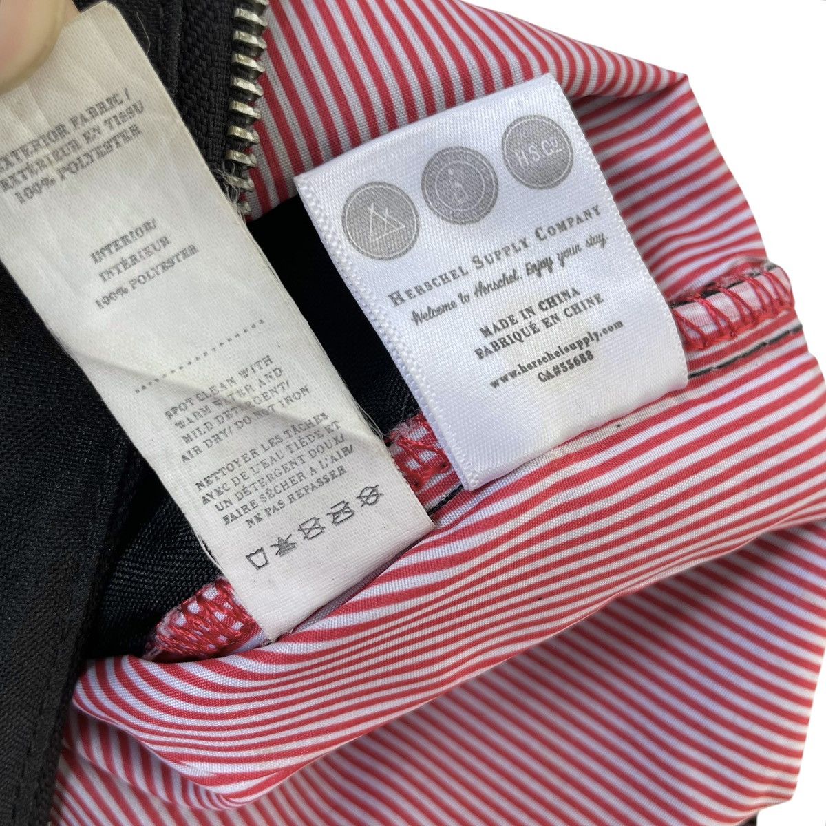 Herschel Supply Co. Herschel Supply Co. USA Magnetic Foldable Clutch Sleeve Size ONE SIZE - 10 Thumbnail