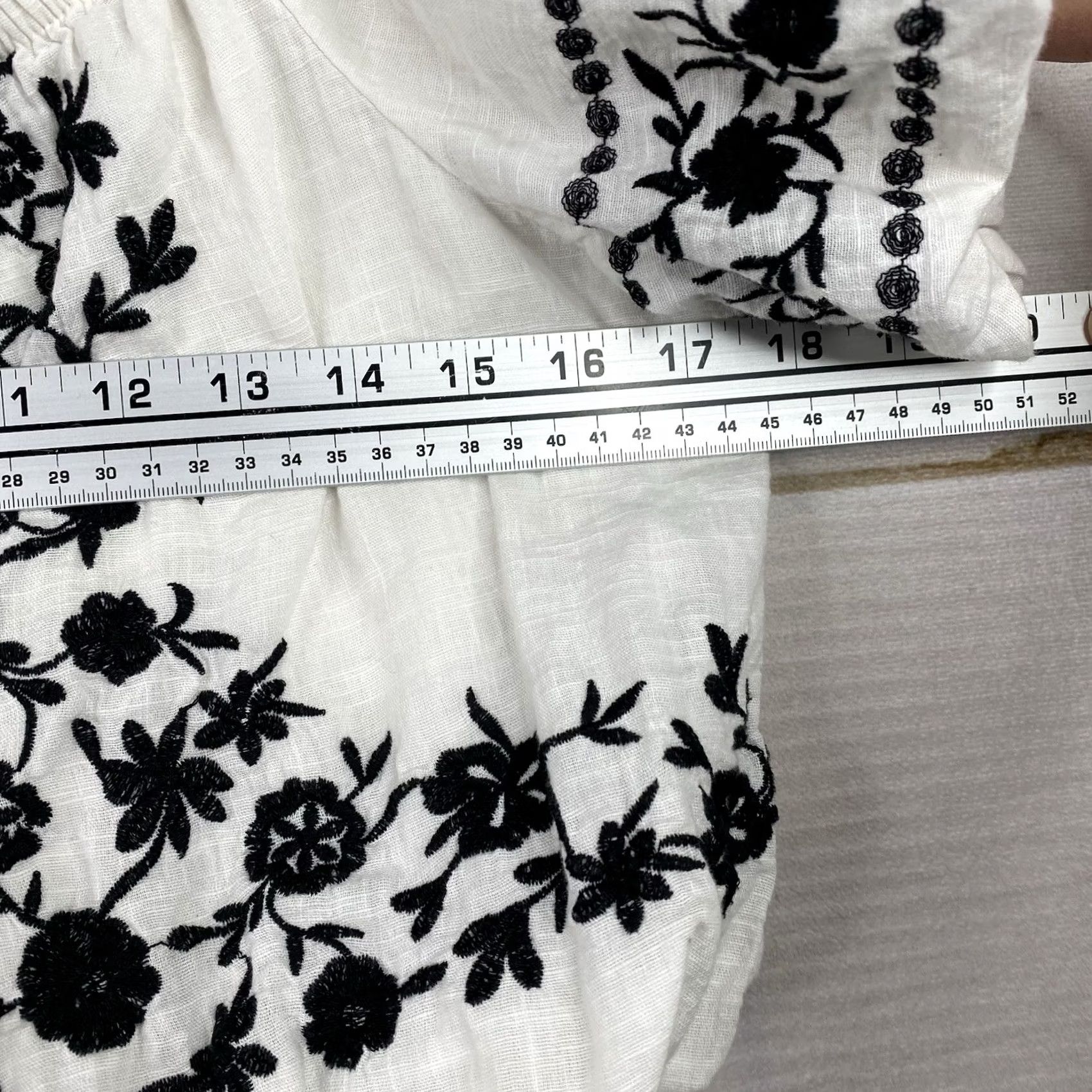 American Eagle Outfitters American Eagle Outfitters Crop Top Womens M White Embroidered Floral Short Sleeve Bohemian Cropped Blouse Size M / US 6-8 / IT 42-44 - 6 Thumbnail