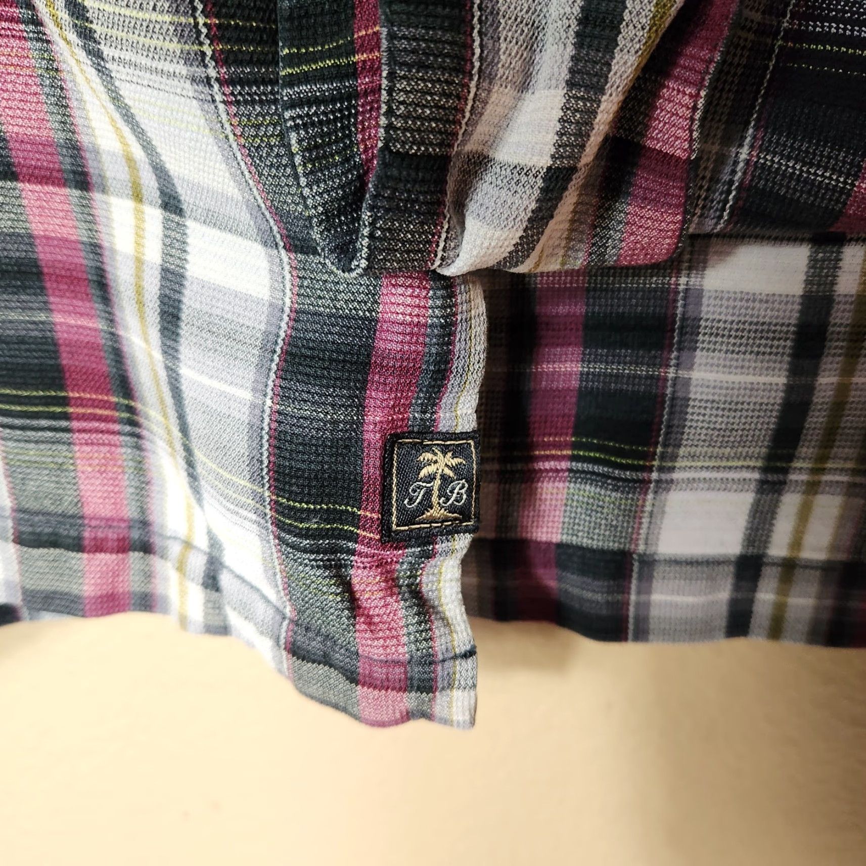Tommy Bahama Tommy Bahama Shirt Mens 100% Silk Black Plaid Short Sleeve Buttonfront Size M Casual Beach, Vacation, Travel Women? Mens Size US M / EU 48-50 / 2 - 5 Thumbnail