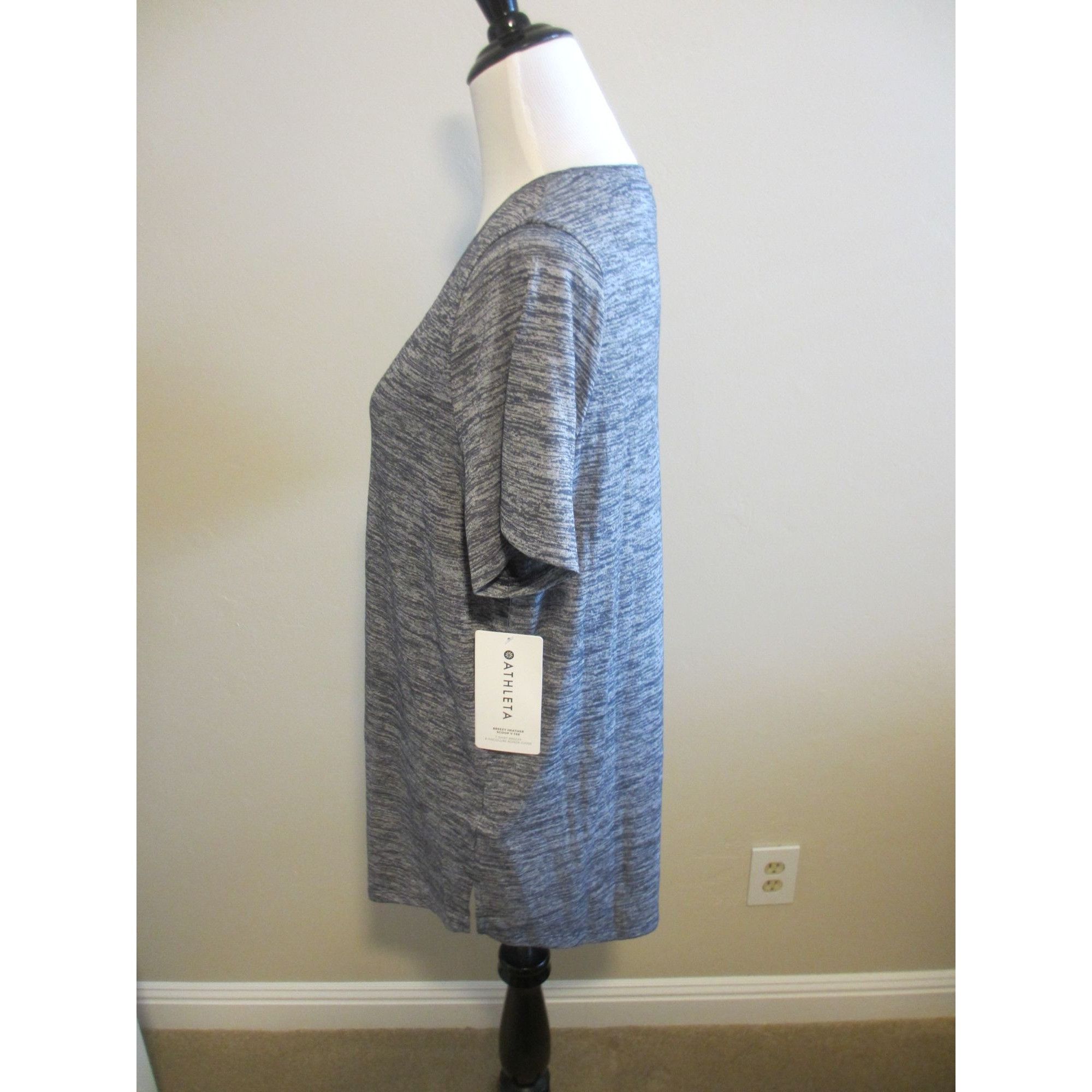 Athleta ATHLETA GREY VNECK TSHIRT XL TALL NEW WITH TAGS Size XL / US 12-14 / IT 48-50 - 3 Thumbnail