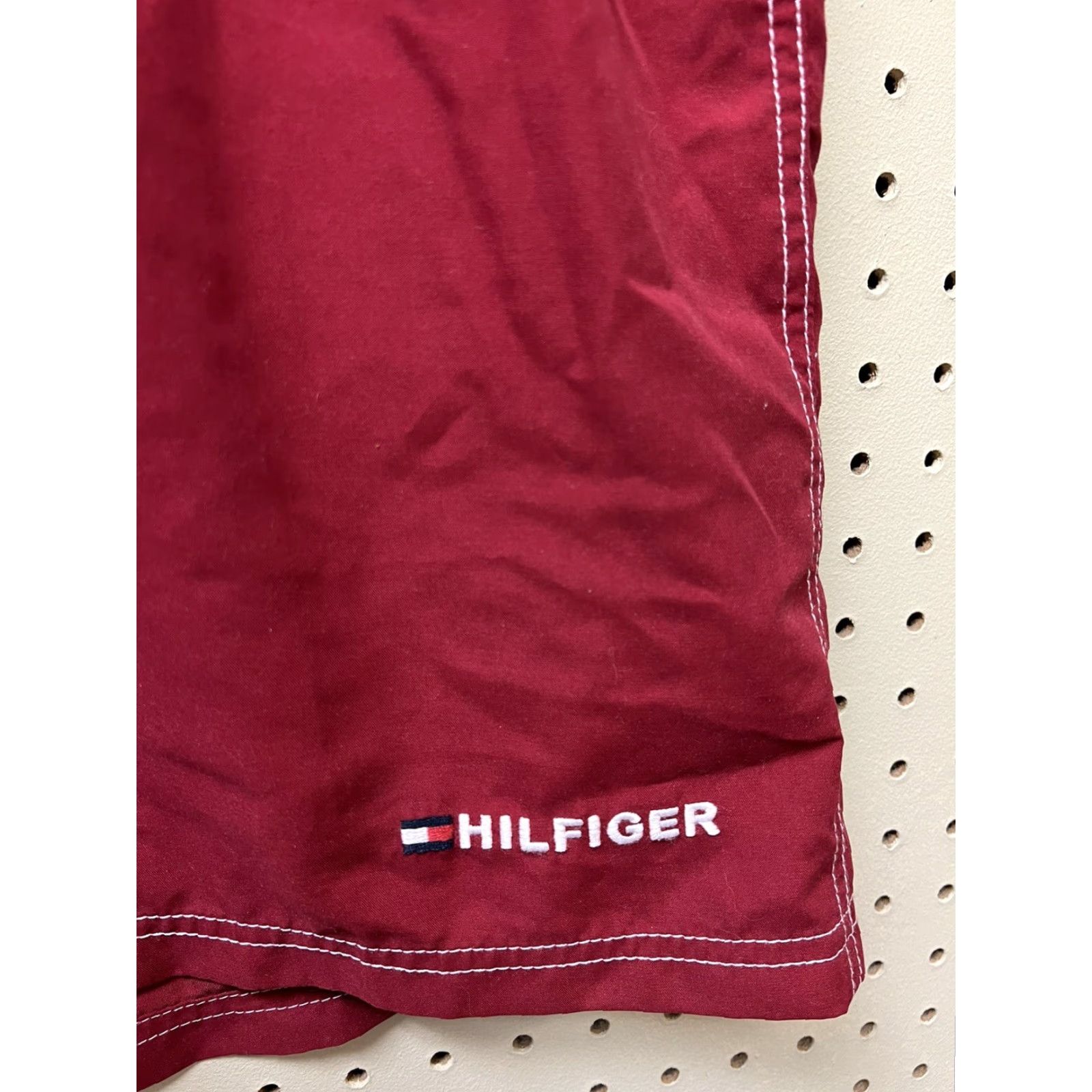 Tommy Hilfiger Tommy Hilfiger Men’s Standard Solid 7" Swim Trunks Red Sz Large NOS Lined Swimwear Bottom Size US 33 - 3 Thumbnail