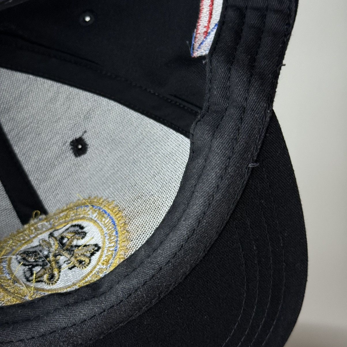 Vintage Vintage Black Snapback Cap With Gold Badge – Union Workers Size ONE SIZE - 10 Thumbnail