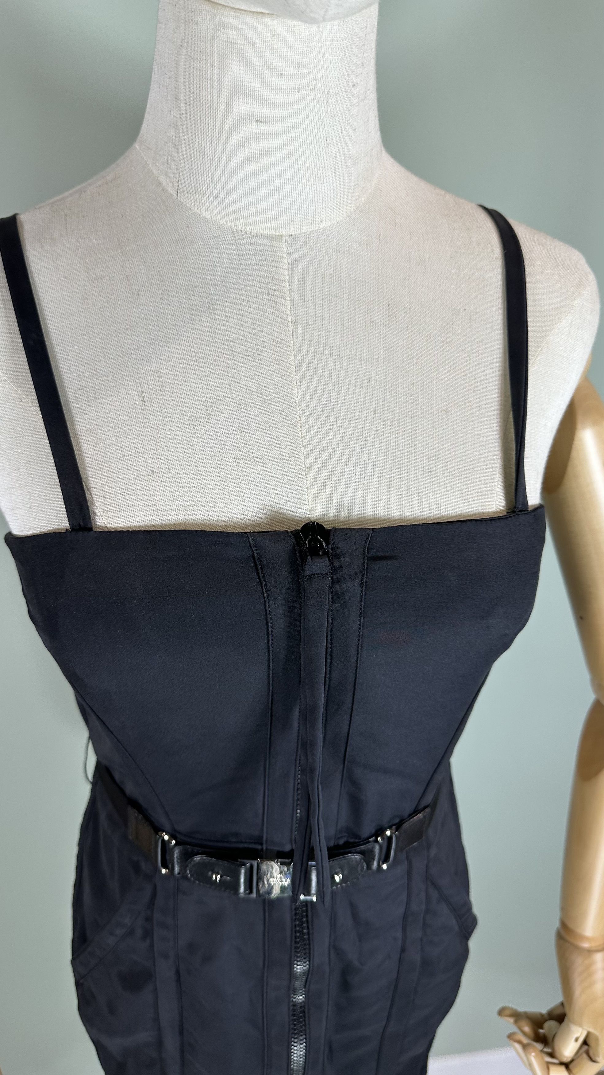 Gucci Gucci Women's Black Sexy Belted Dress Size 40 2009 Size S / US 4 / IT 40 - 7 Thumbnail