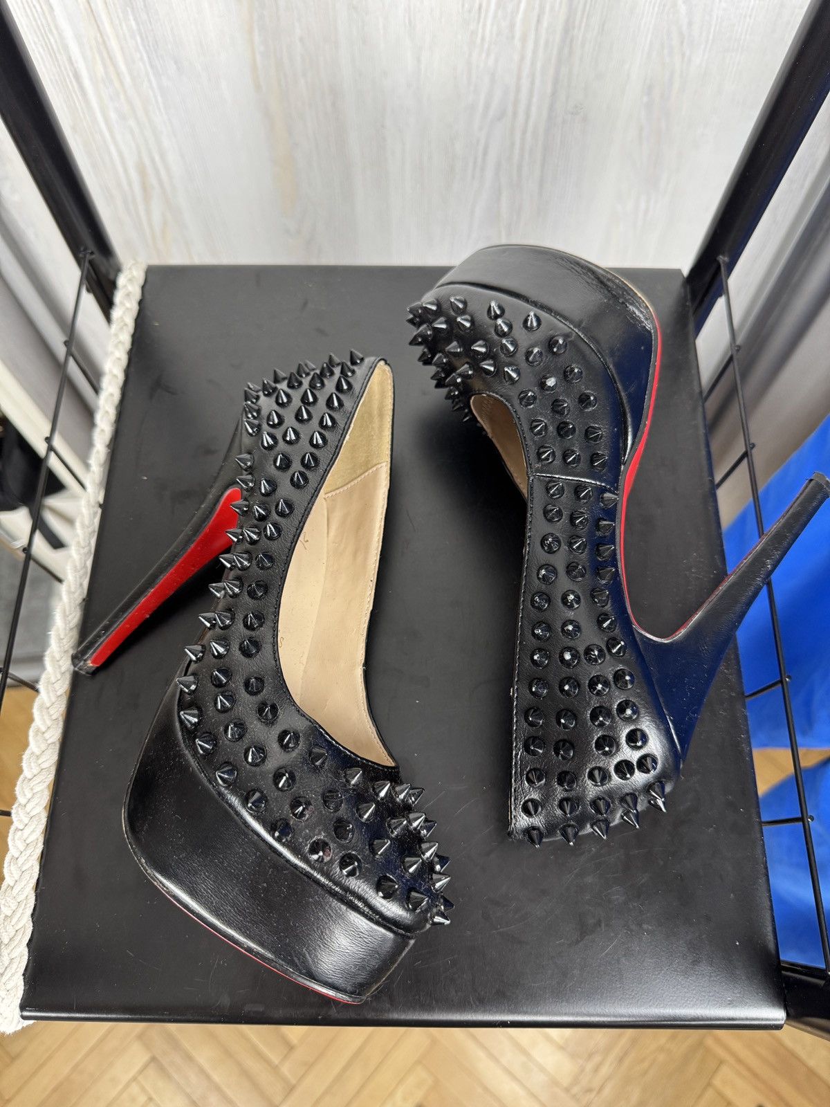 Christian Louboutin Christian Louboutin Black Patent Leather Bianca Spike Pumps Size US 8 / IT 38 - 5 Thumbnail