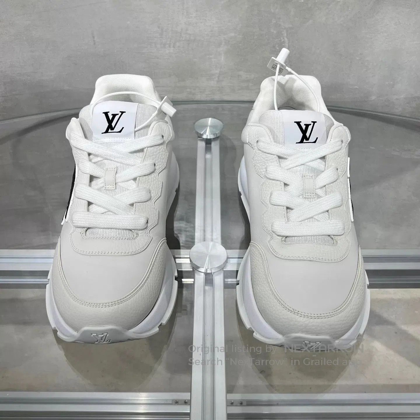 Louis Vuitton White Low-Top Sneakers Size 8. Size US 8 / EU 41 - 1 Thumbnail