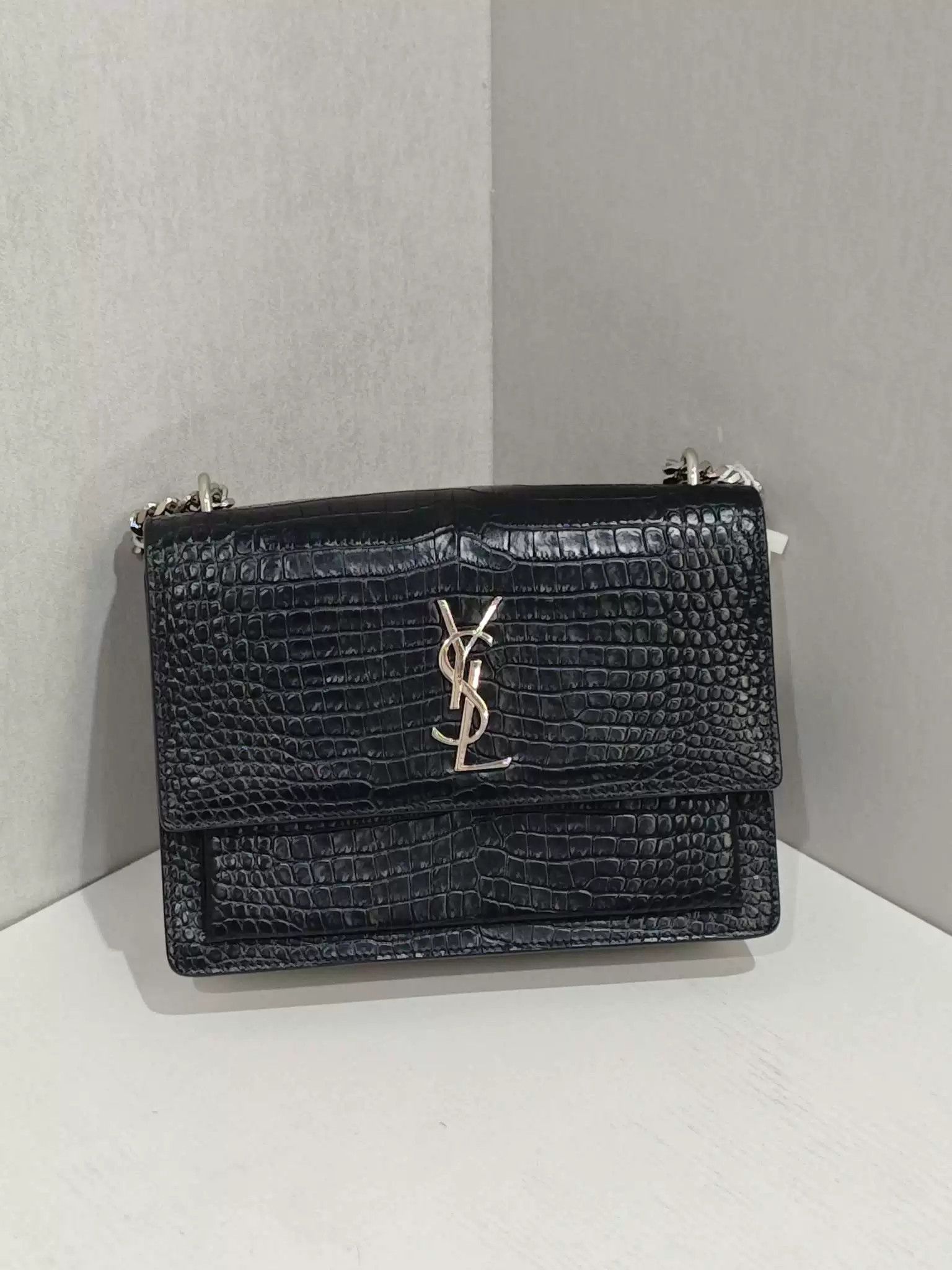 Saint Laurent Paris Pre-loved Bag Very good condition Size ONE SIZE - 1 Thumbnail