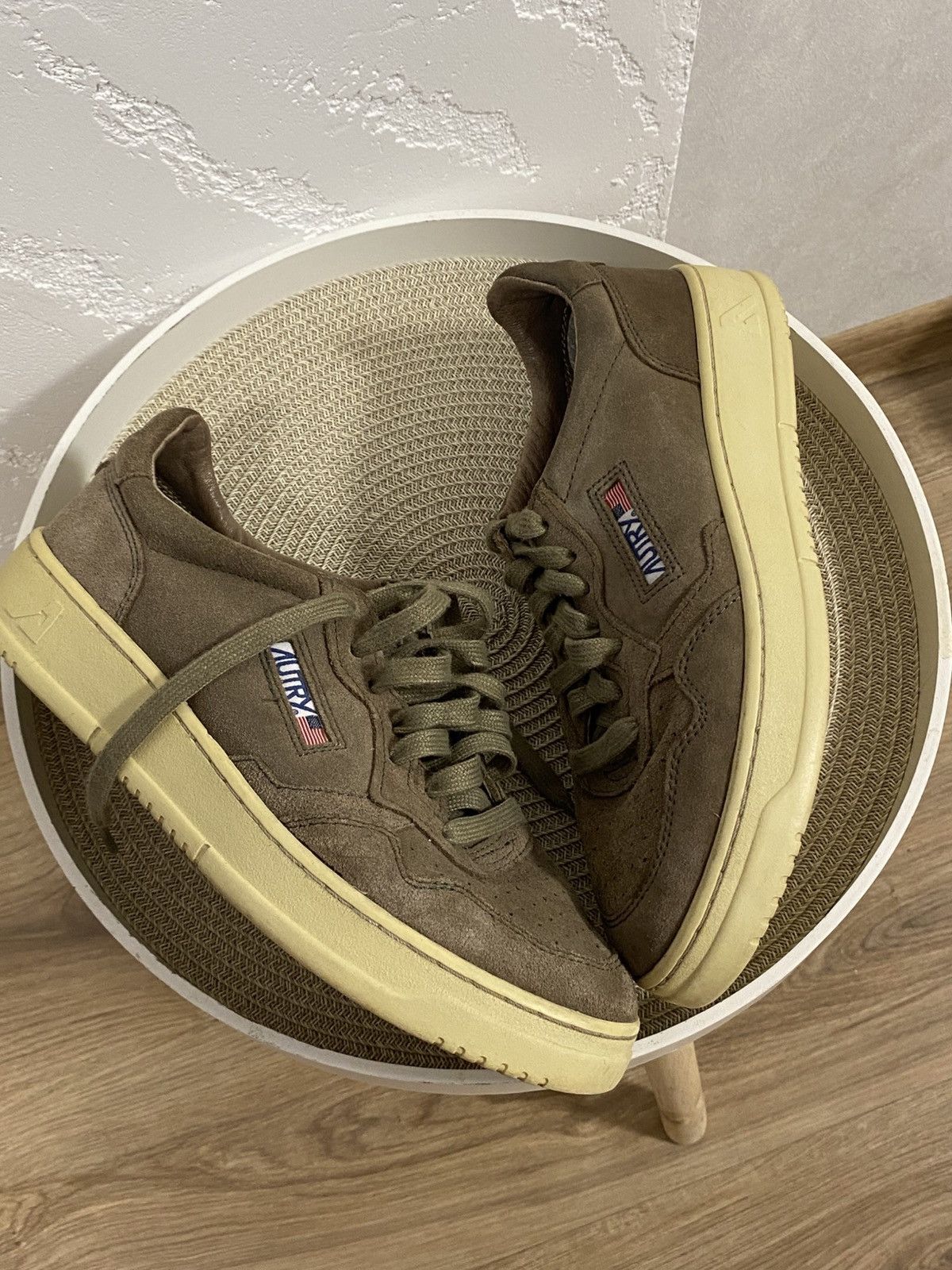 AUTRY Autry Medalist Brown Suede Sneakers Size: 41 Size US 8 / EU 41 - 2 Thumbnail
